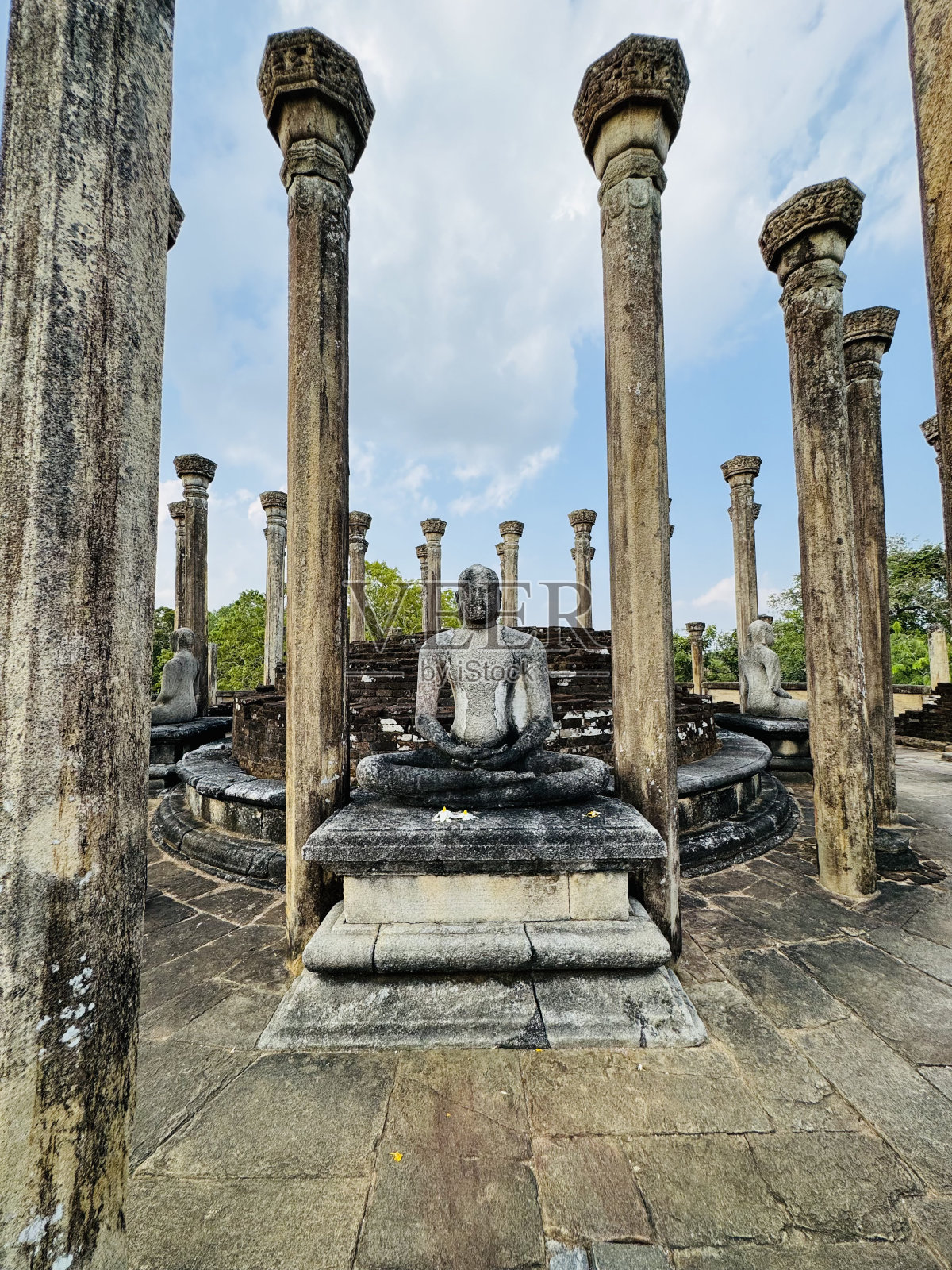 麦迪瑞吉里亚守护者:探索安吉兰神庙照片摄影图片