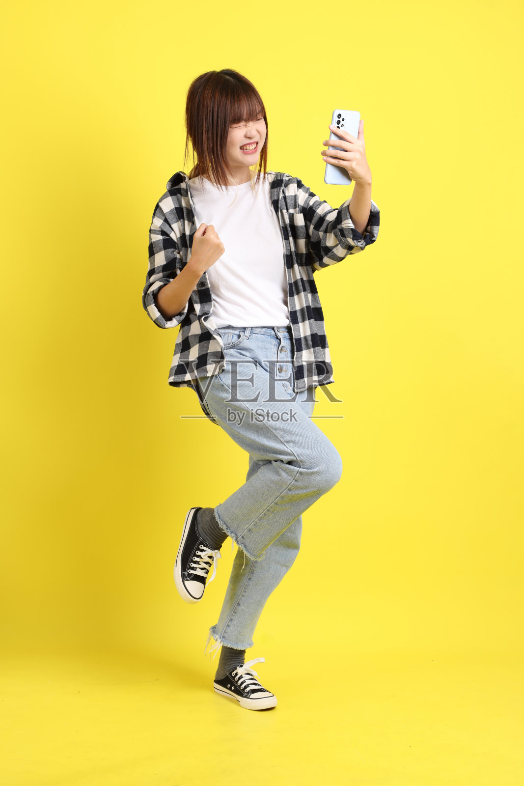 20多岁亚洲大学生照片摄影图片