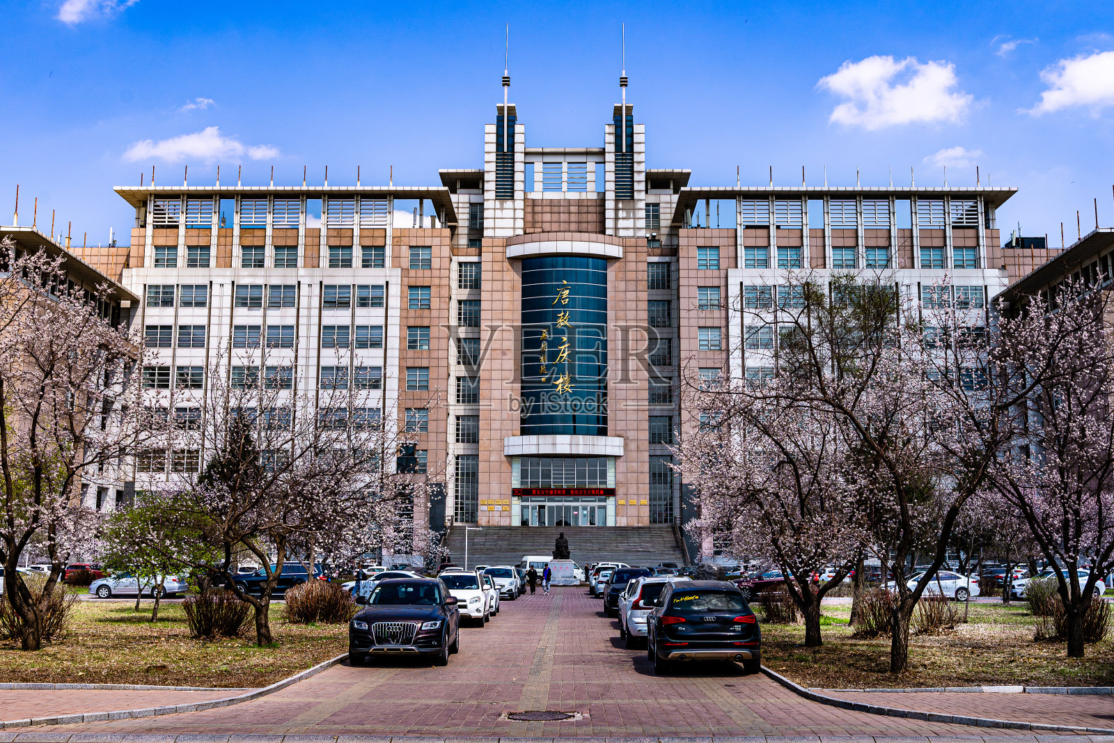 长春市吉林大学前卫校区唐敖青楼建筑景观照片摄影图片