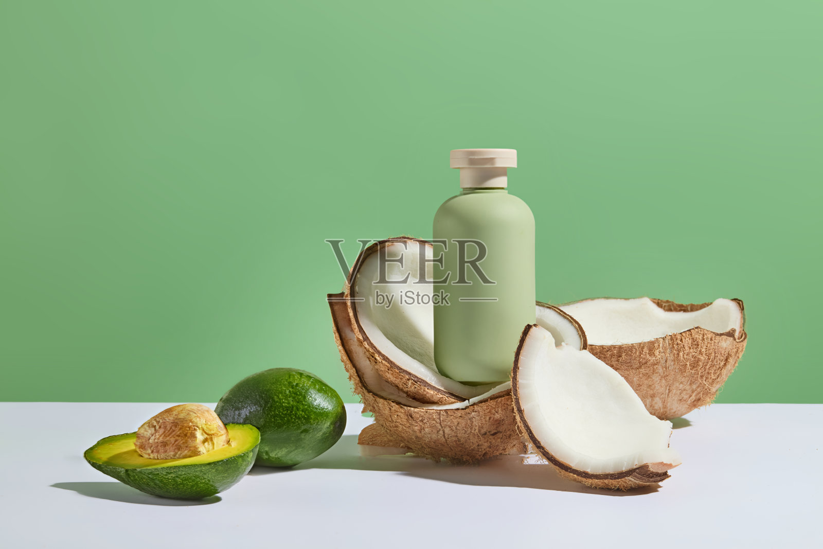 鳄梨和椰子照片摄影图片