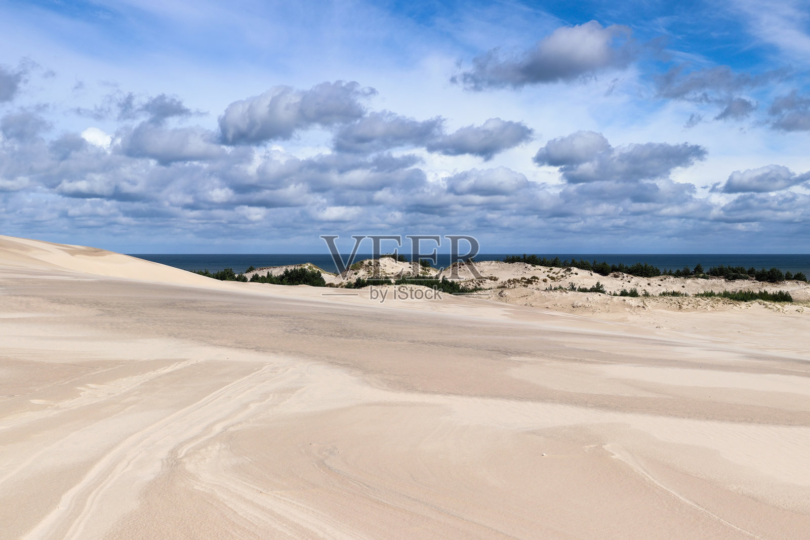 拉卡戈拉沙丘附近的勒巴村在斯洛文尼亚国家公园，波兰照片摄影图片