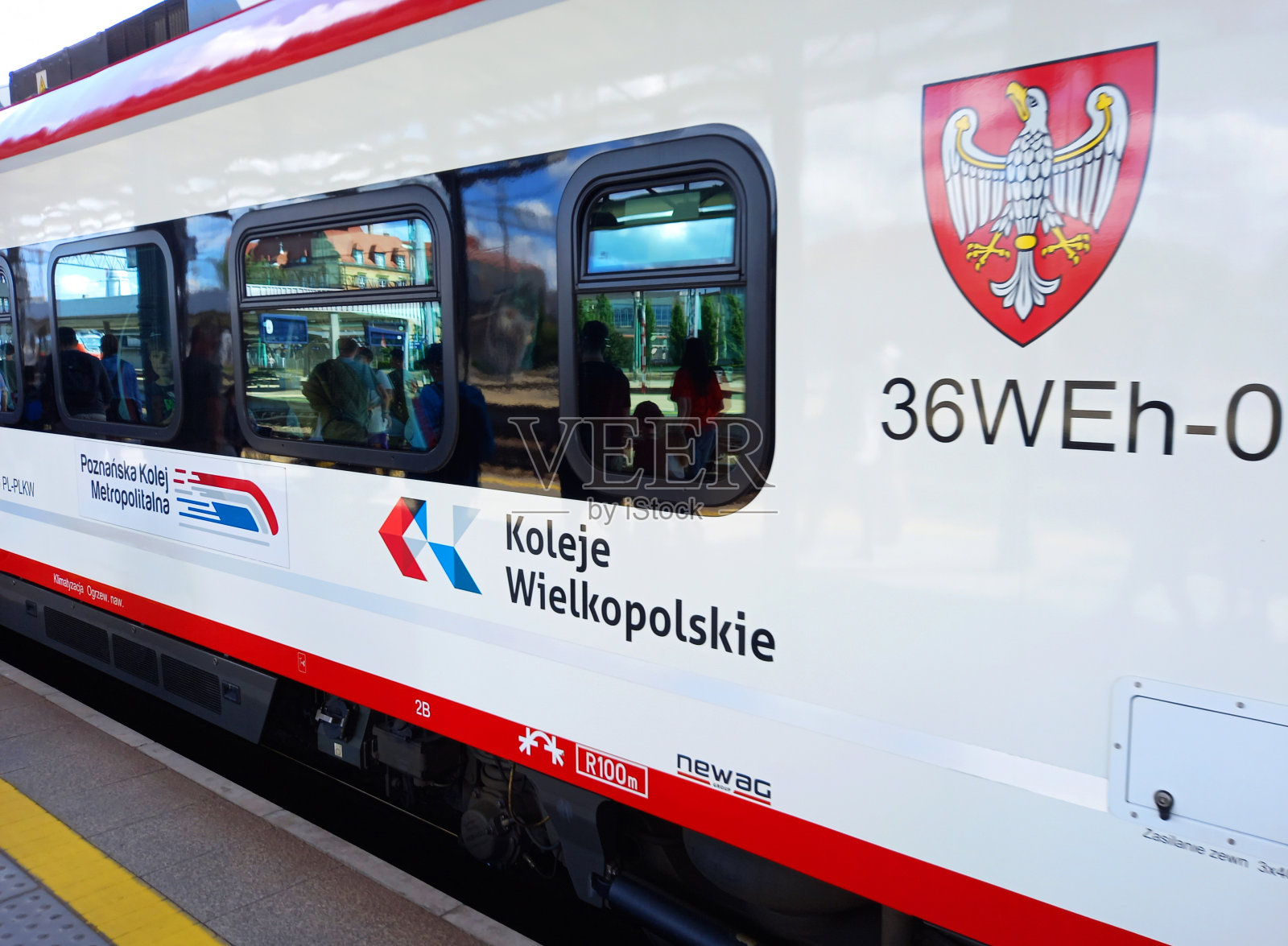 ELF是一种多电单位照片摄影图片