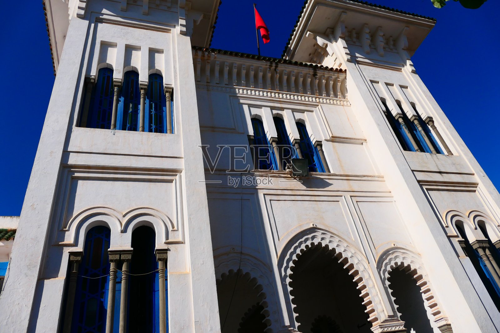 市场，西班牙-摩尔风格建筑，摩洛哥拉腊什照片摄影图片