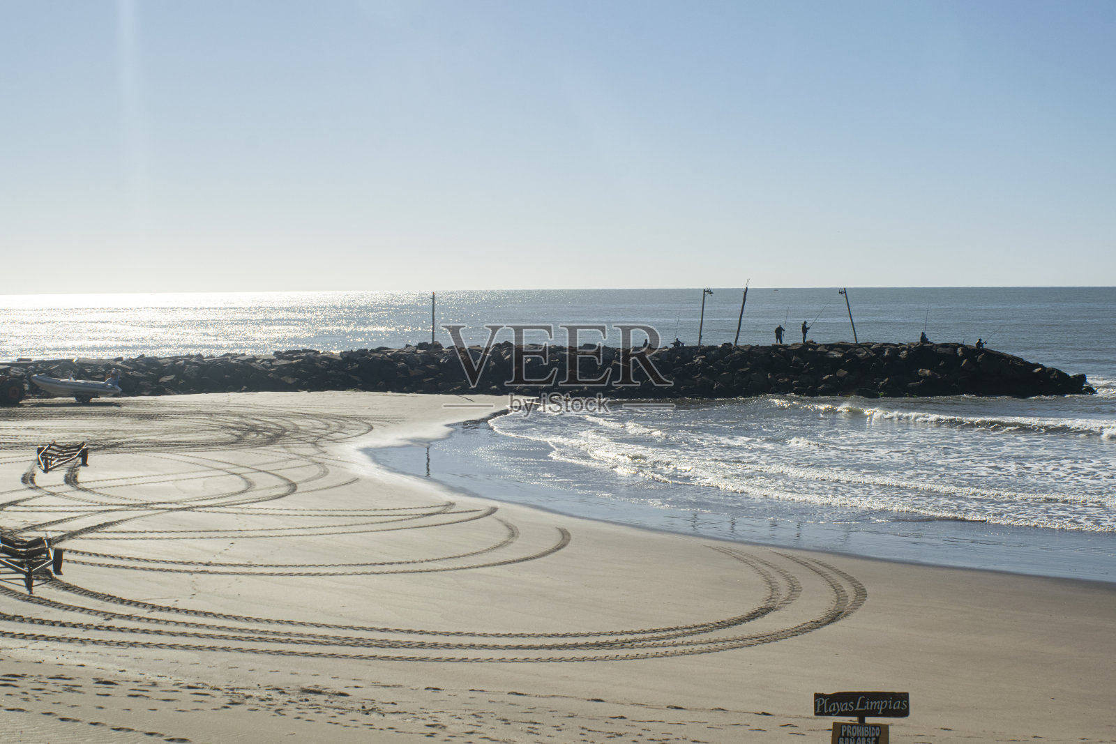 海景海滩，大海和蓝天照片摄影图片