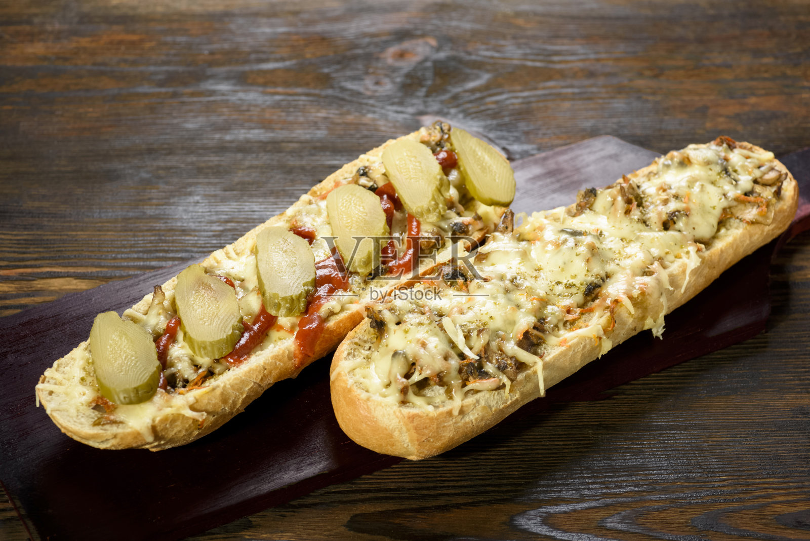 zapiekanka——波兰快餐;照片摄影图片