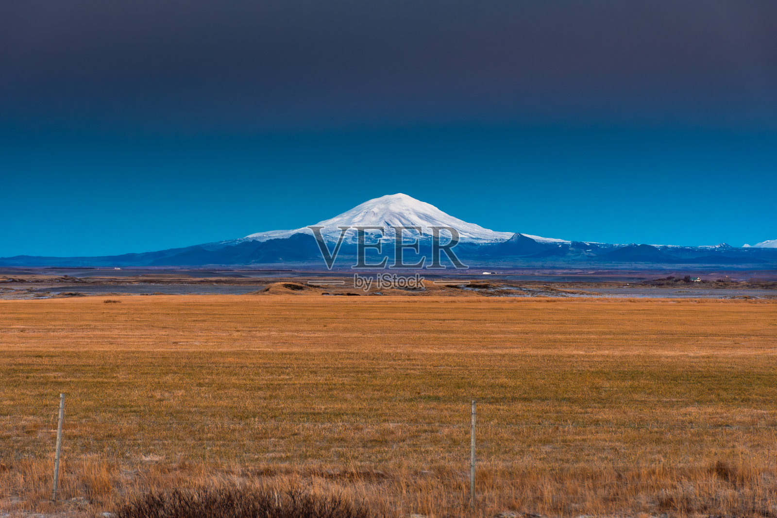 Hvannadalshnjúkur，冰岛最高的山峰照片摄影图片