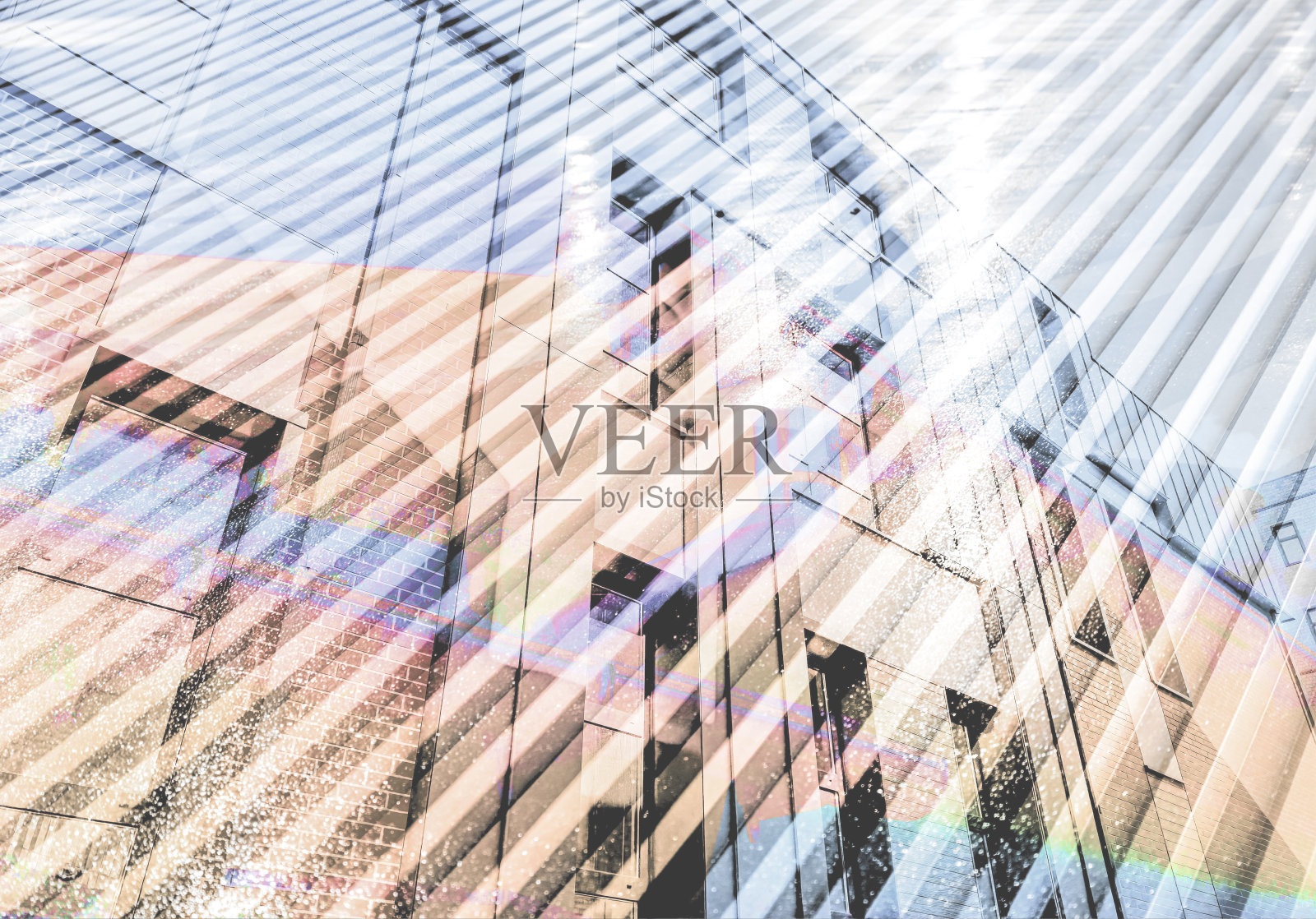 明亮色彩的城市背景。多重曝光。照片摄影图片