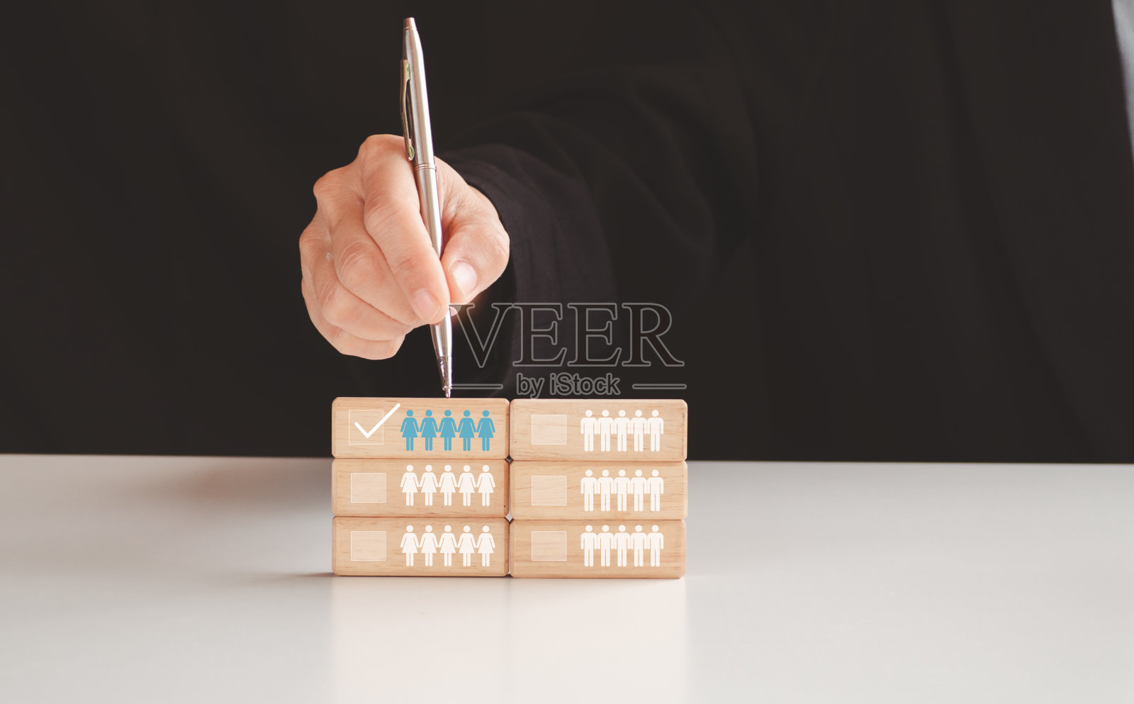 人力资源概念、人力资源管理、招聘、就业、CRM、考核中心、女企业家有效组织结构、有效管理与招聘、领导团队建设照片摄影图片