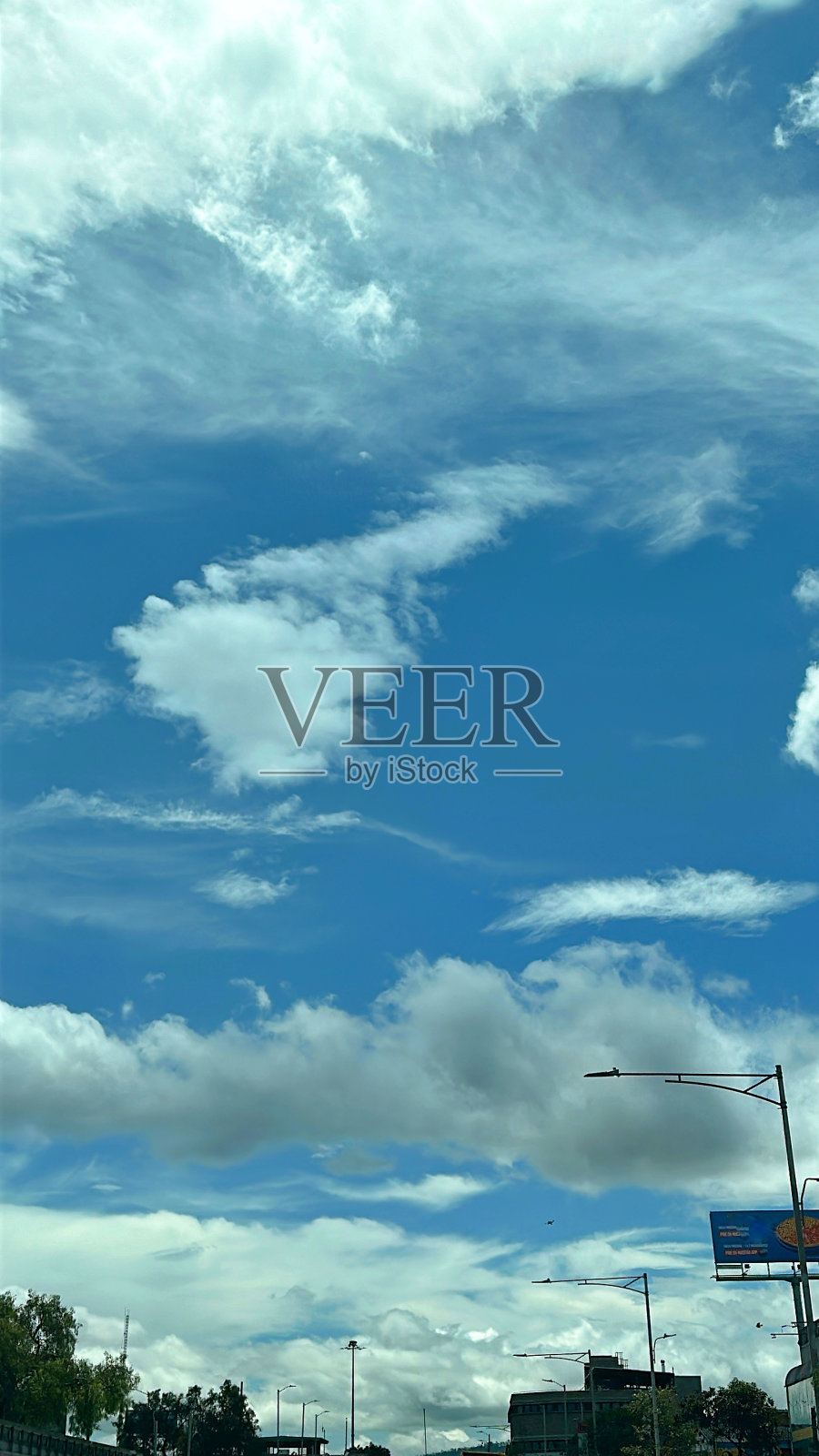 云和蓝天照片摄影图片