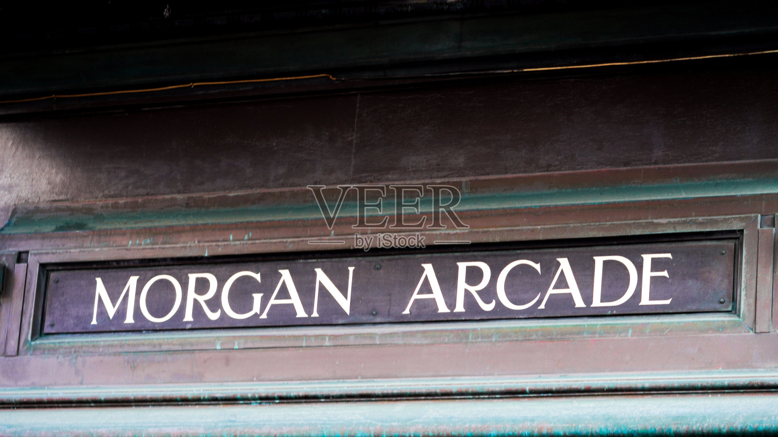 卡迪夫摩根拱廊入口处的标志照片摄影图片