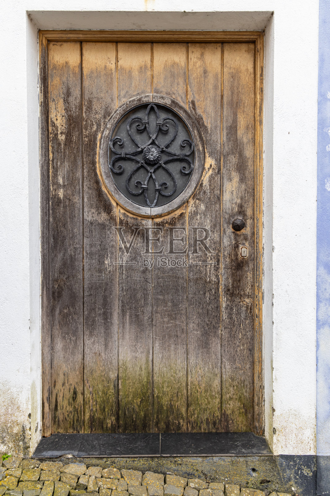 安格拉的一户人家的木门。照片摄影图片