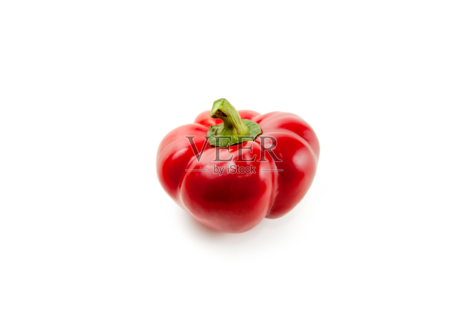 整个红甜椒孤立在白色背景与剪辑路径。照片摄影图片