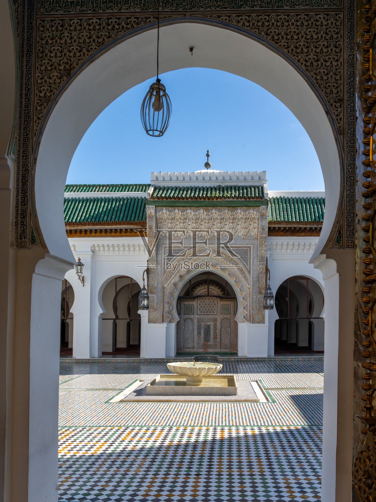 卡拉维因大学和非斯市中心清真寺内院的建筑细节照片摄影图片