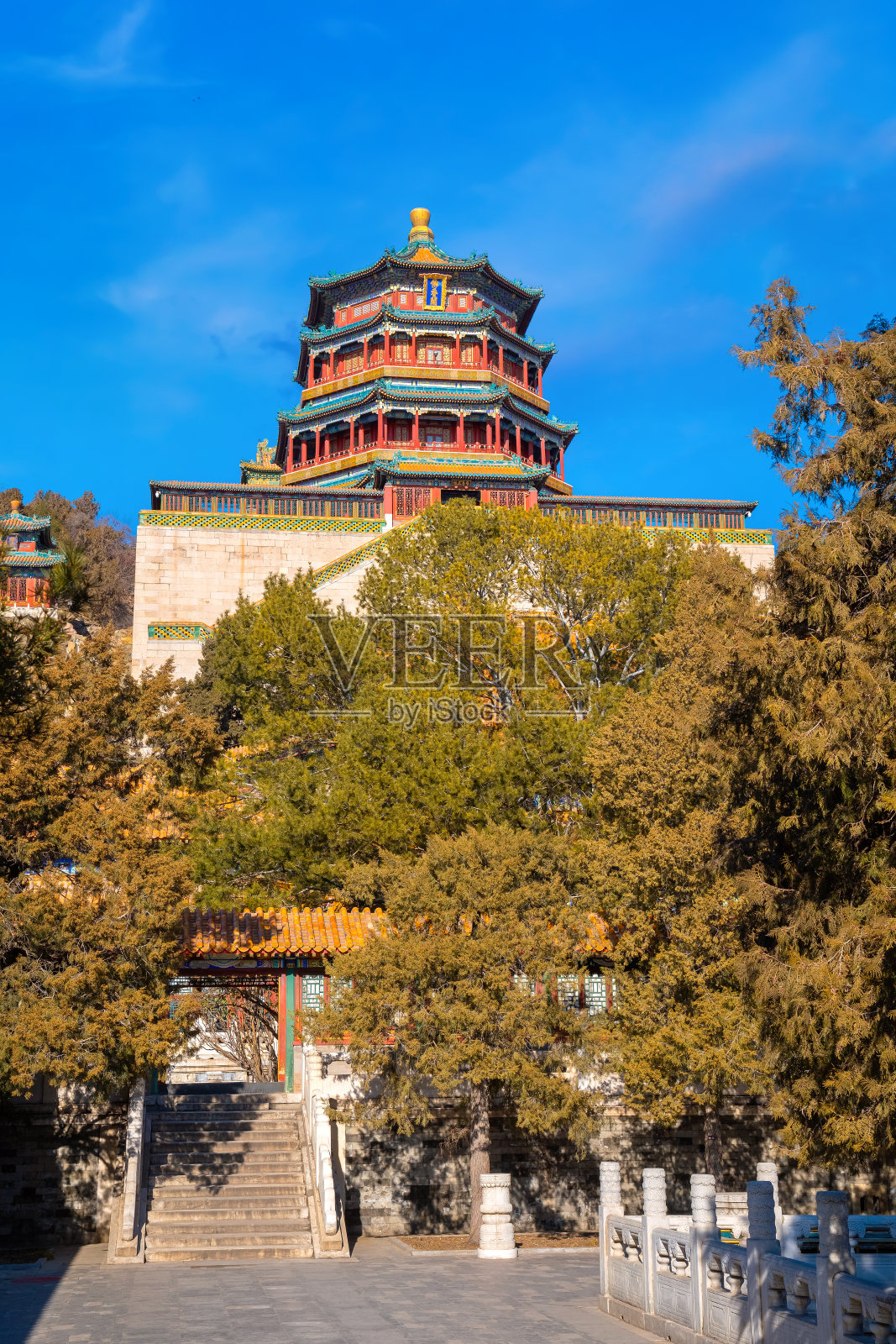 中国北京颐和园的佛香阁照片摄影图片