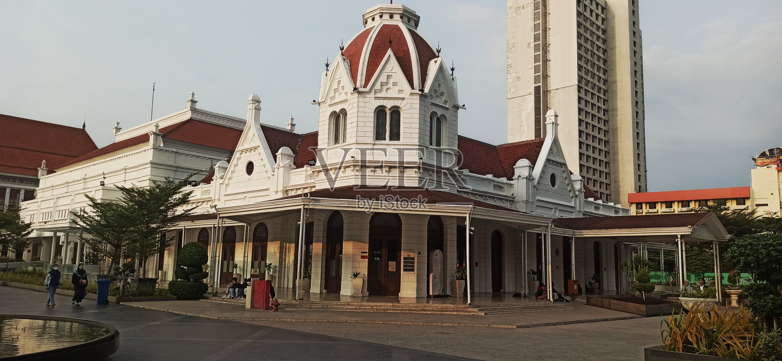 Alun-alun超级机器人或泗水广场照片摄影图片