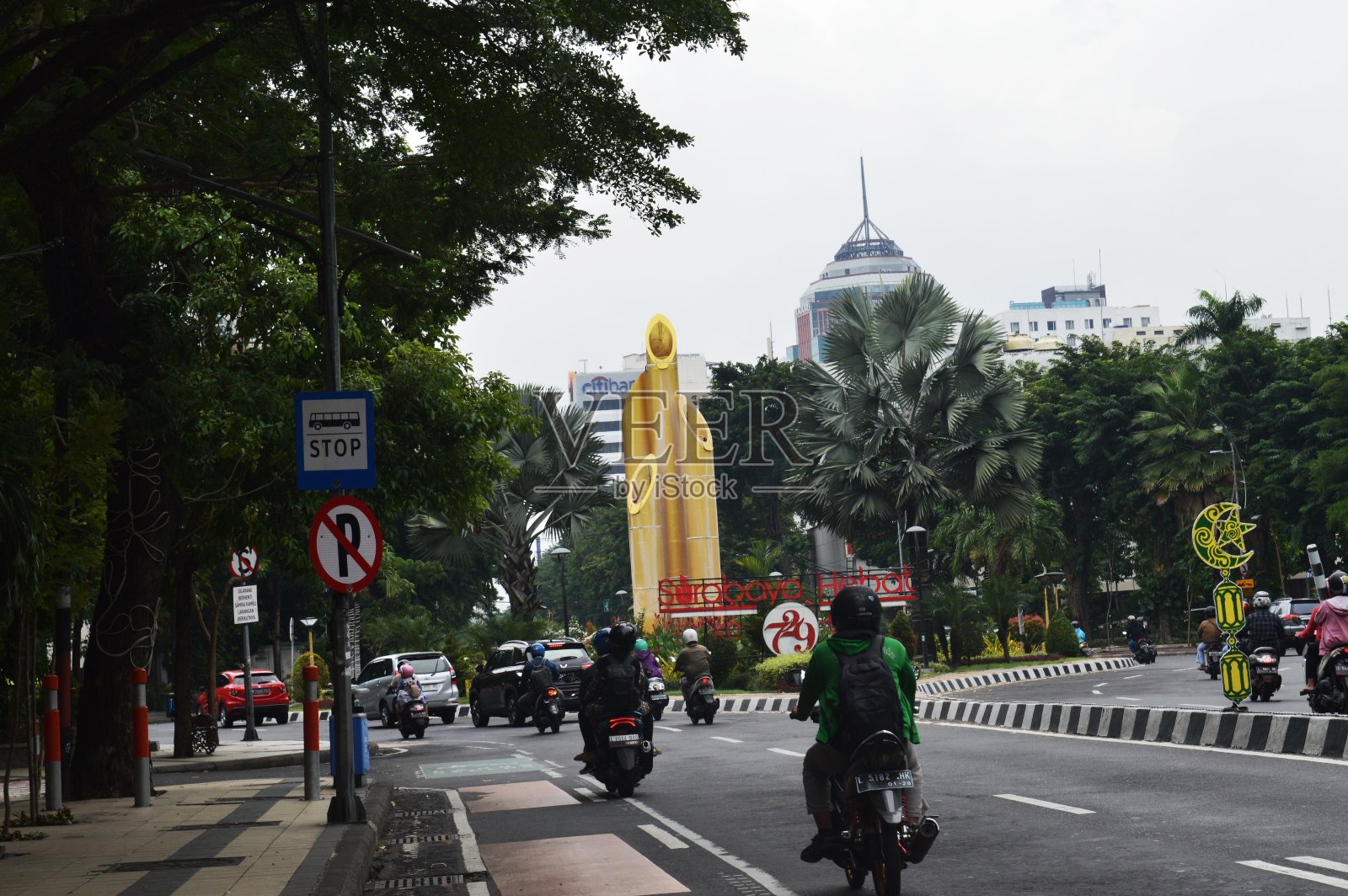 泗水下午的街道照片摄影图片