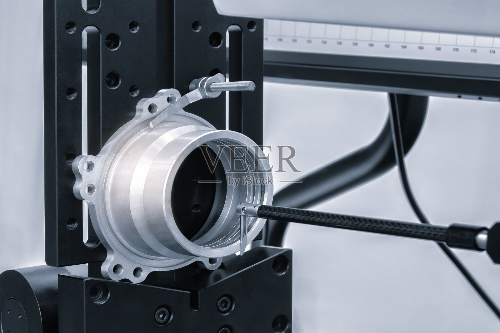 数控铣床、三坐标测量机、质量控制机的质量控制照片摄影图片