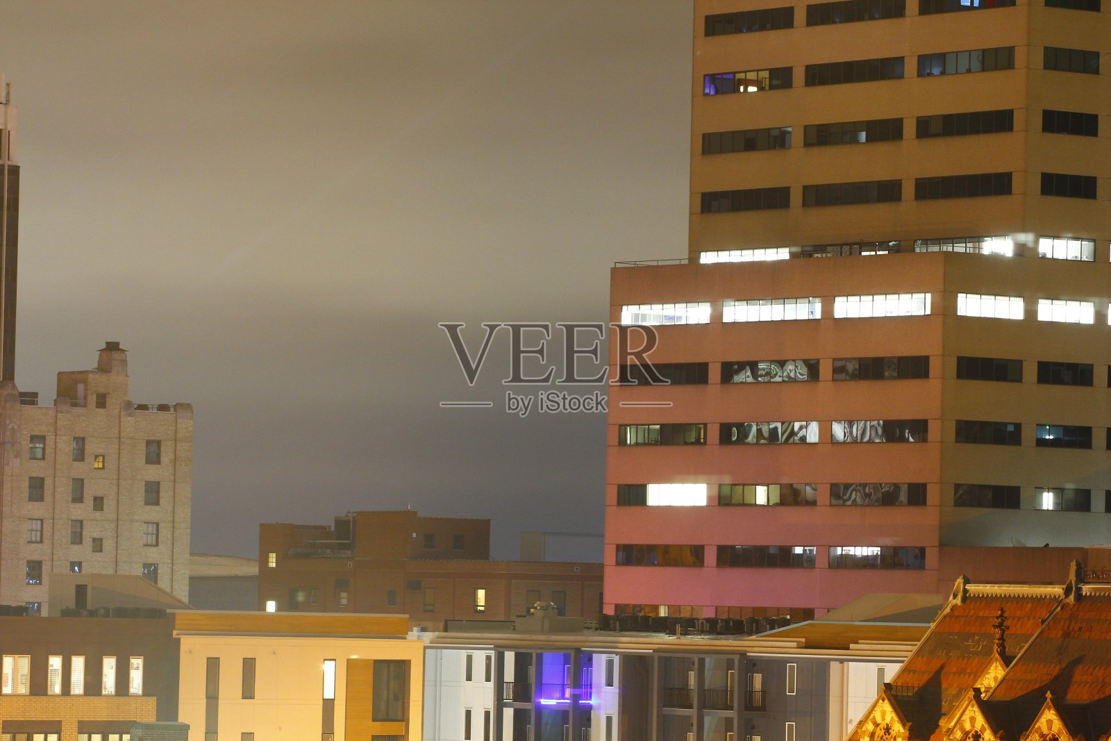 夜晚的印第安纳州埃文斯维尔照片摄影图片