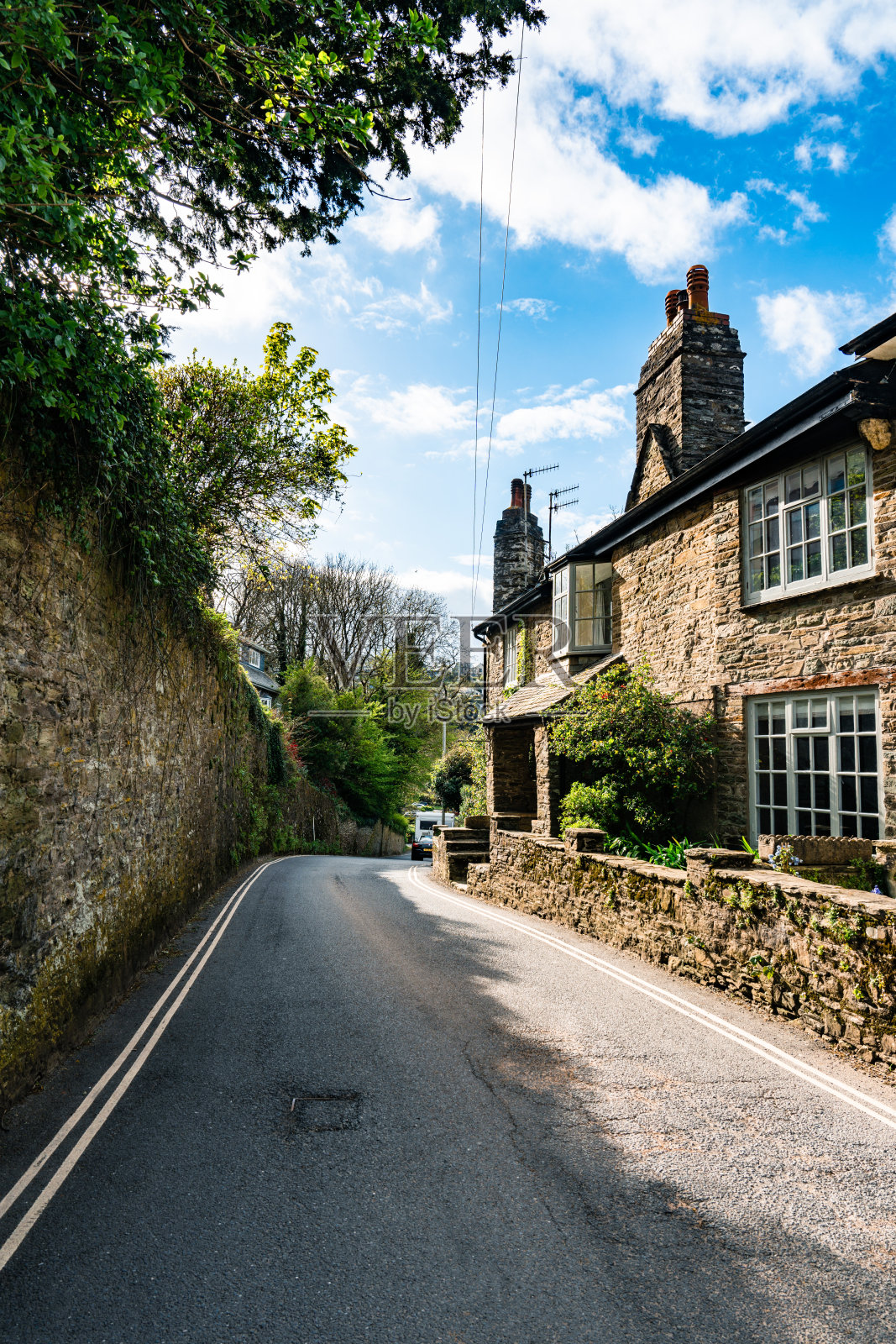 英国德文郡萨尔科姆的空旷街道照片摄影图片