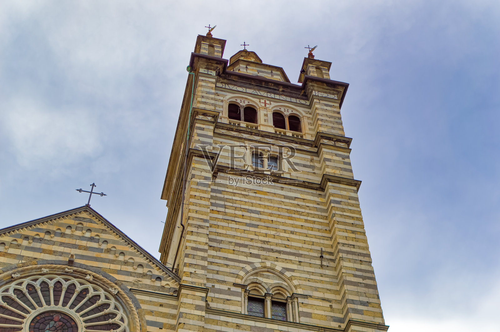 意大利热那亚的圣劳伦斯大教堂。照片摄影图片