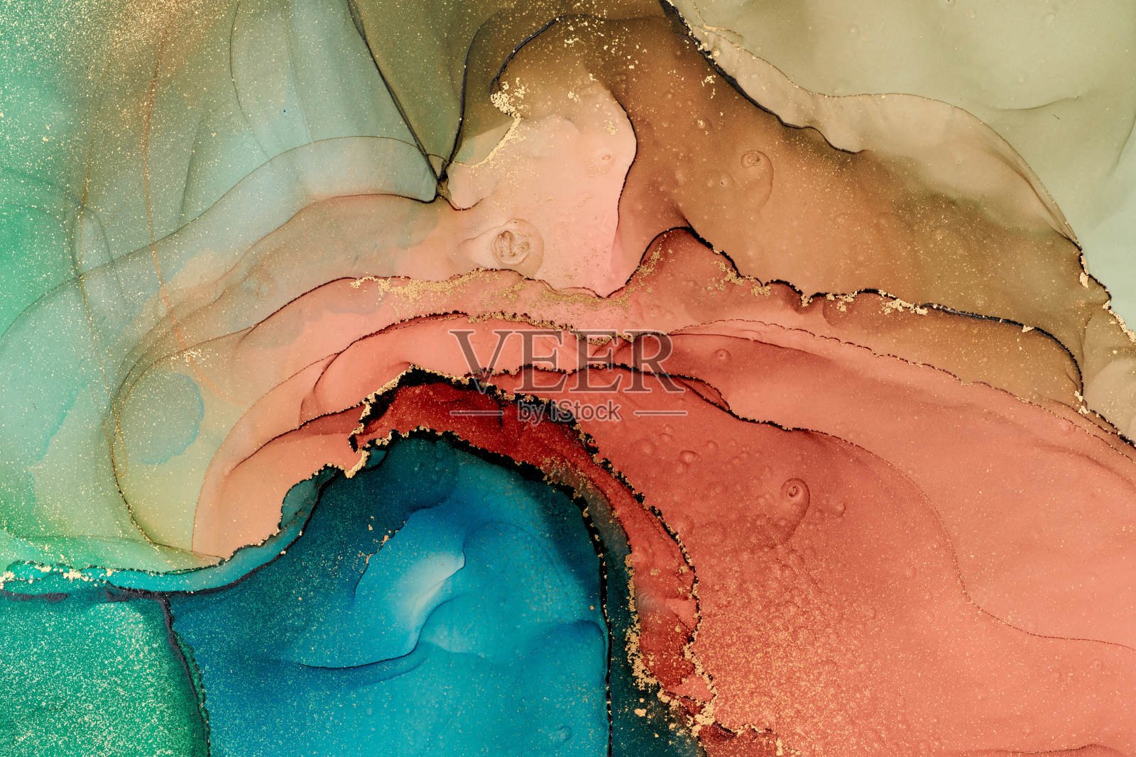 自然奢华抽象流体艺术绘画的酒精墨水技术。温柔而梦幻的墙纸。混合的颜色创造透明的波浪和金色的漩涡。用于海报，其他印刷品插画图片素材