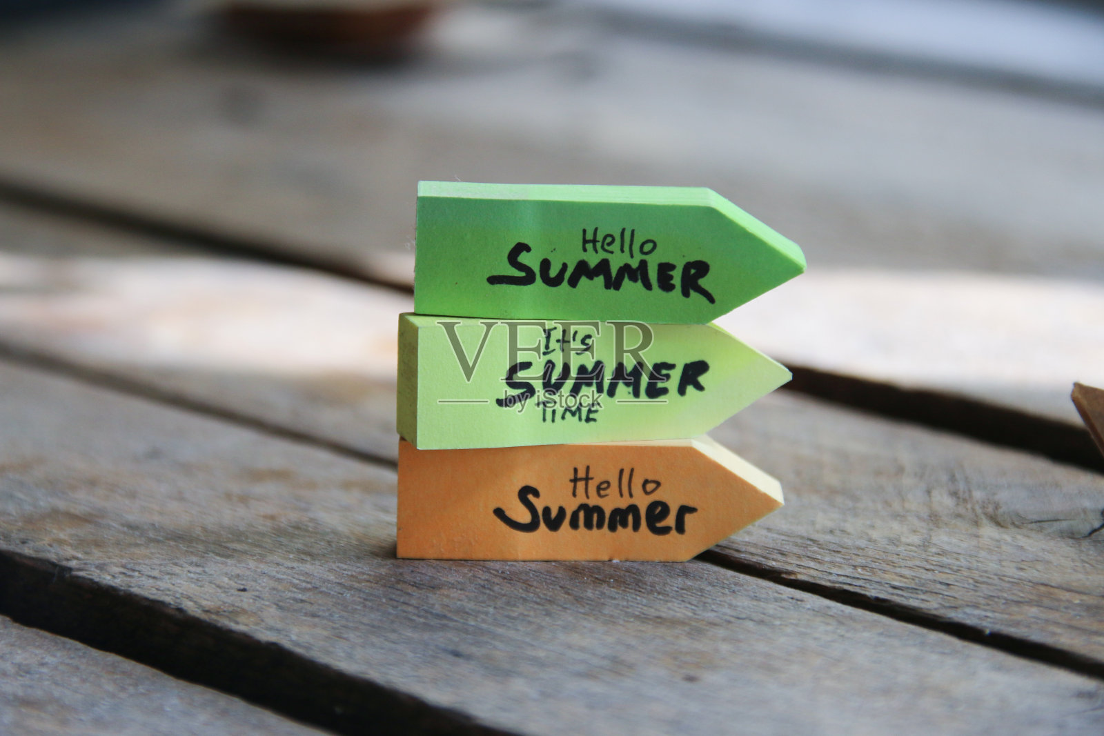 你好，夏天创意概念。夏季的背景。照片摄影图片