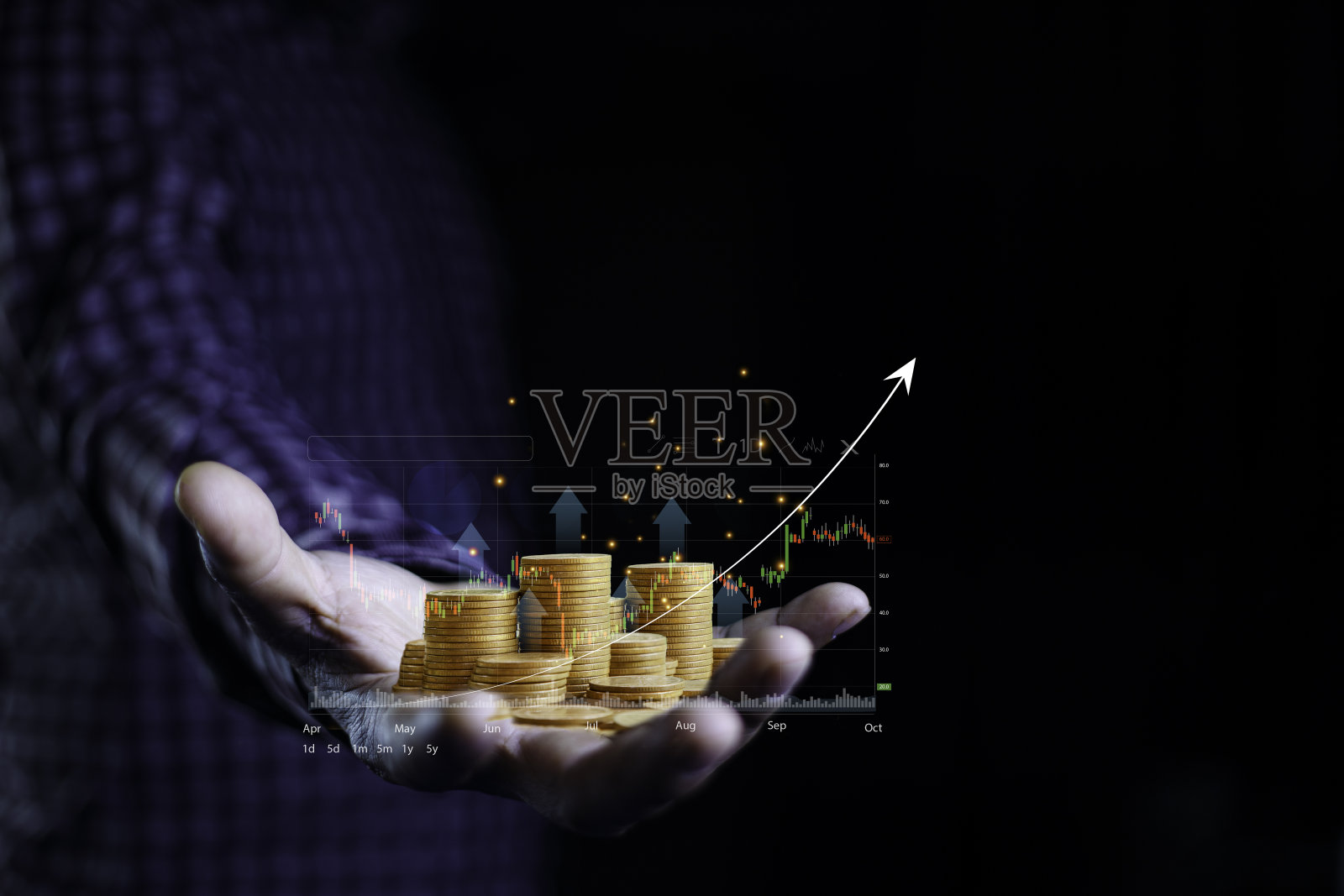 金币图表在手，商业数据分析增长在数字化。复利的概念越来越强大。成功财富股票投资。复利概念日益强大。照片摄影图片