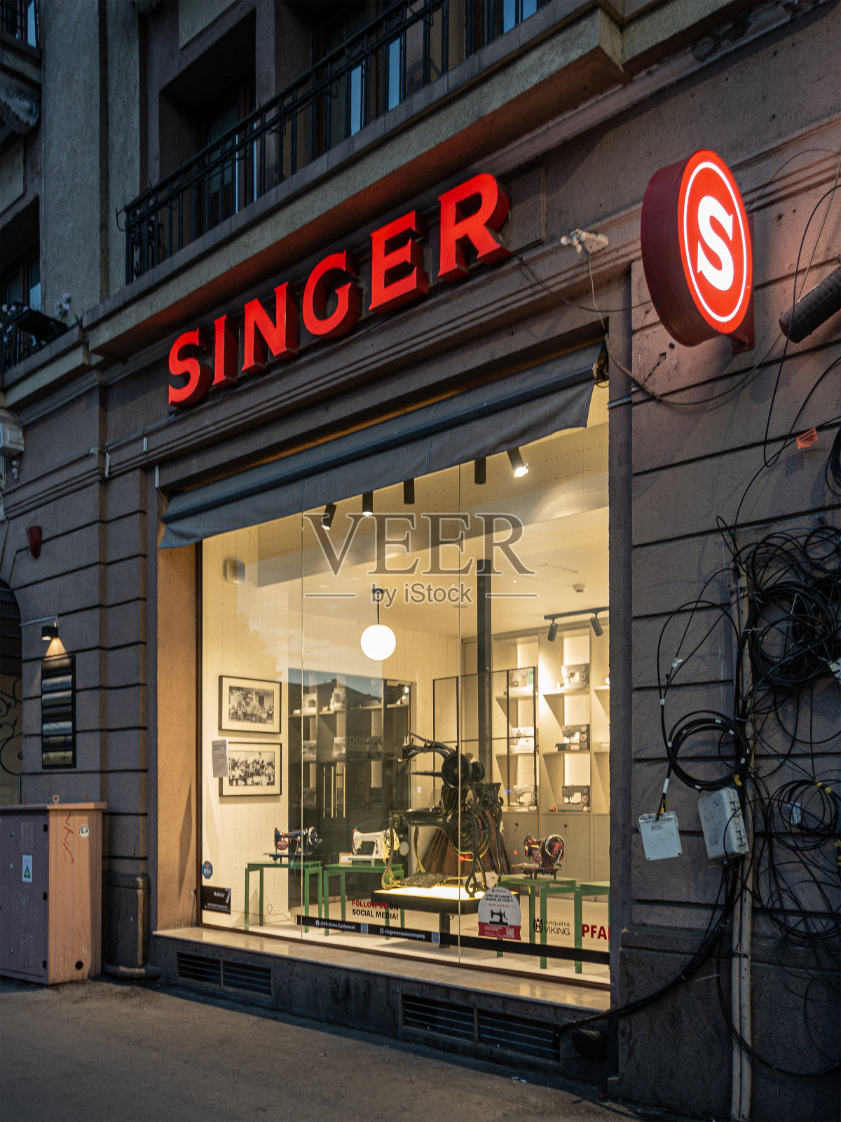 歌手缝纫机店:布加勒斯特，保加利亚照片摄影图片