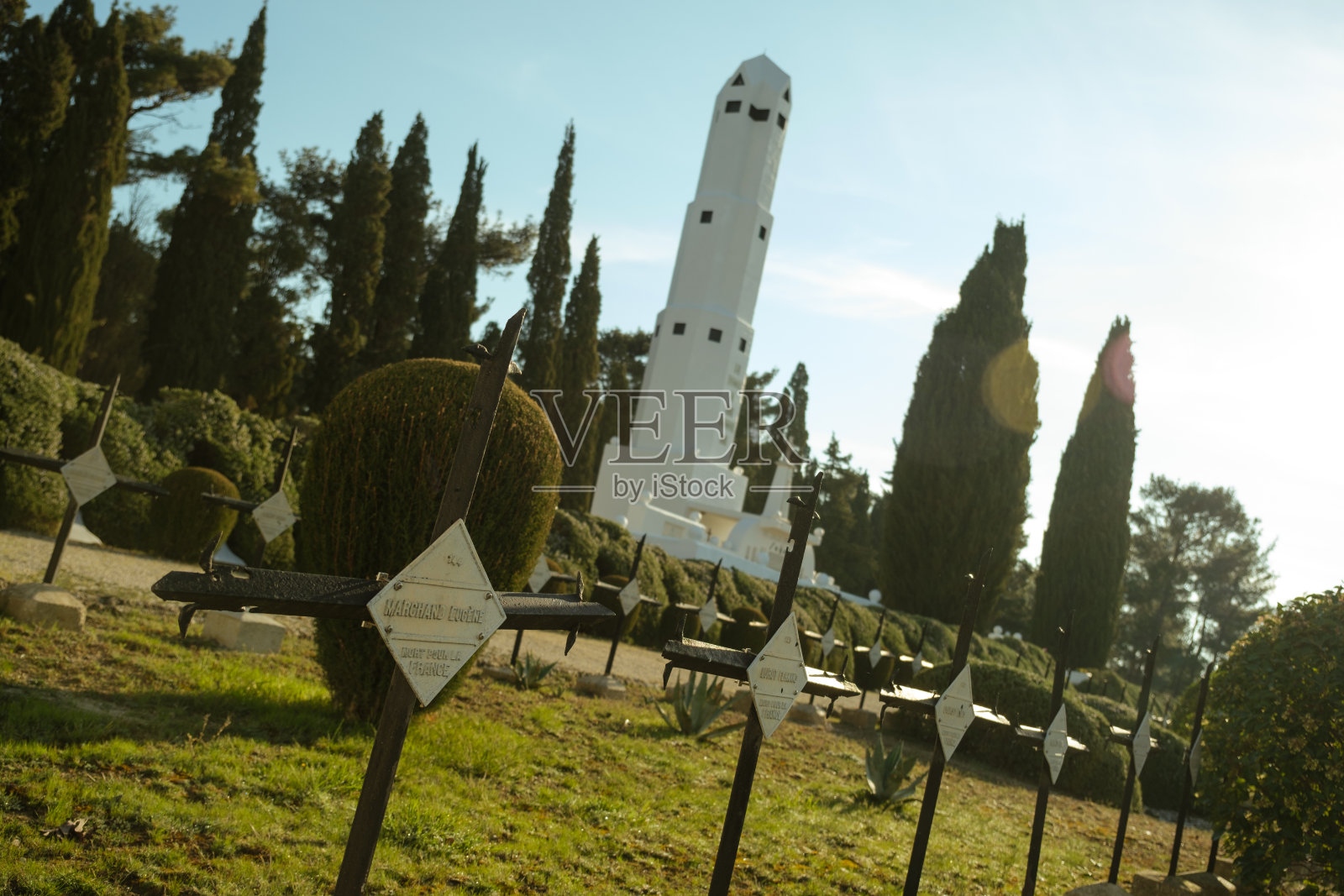 恰纳卡莱加利波利法国公墓的坟墓特写照片。照片摄影图片