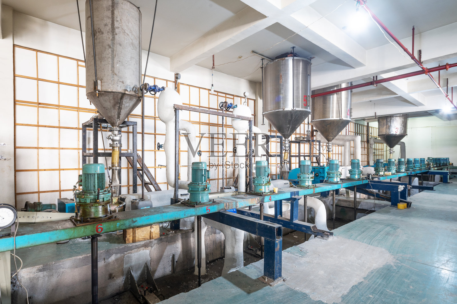 化纤制线厂设备车间照片摄影图片