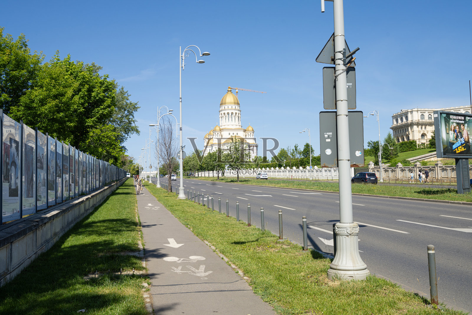 人民拯救大教堂位于罗马尼亚首都布加勒斯特的市中心照片摄影图片