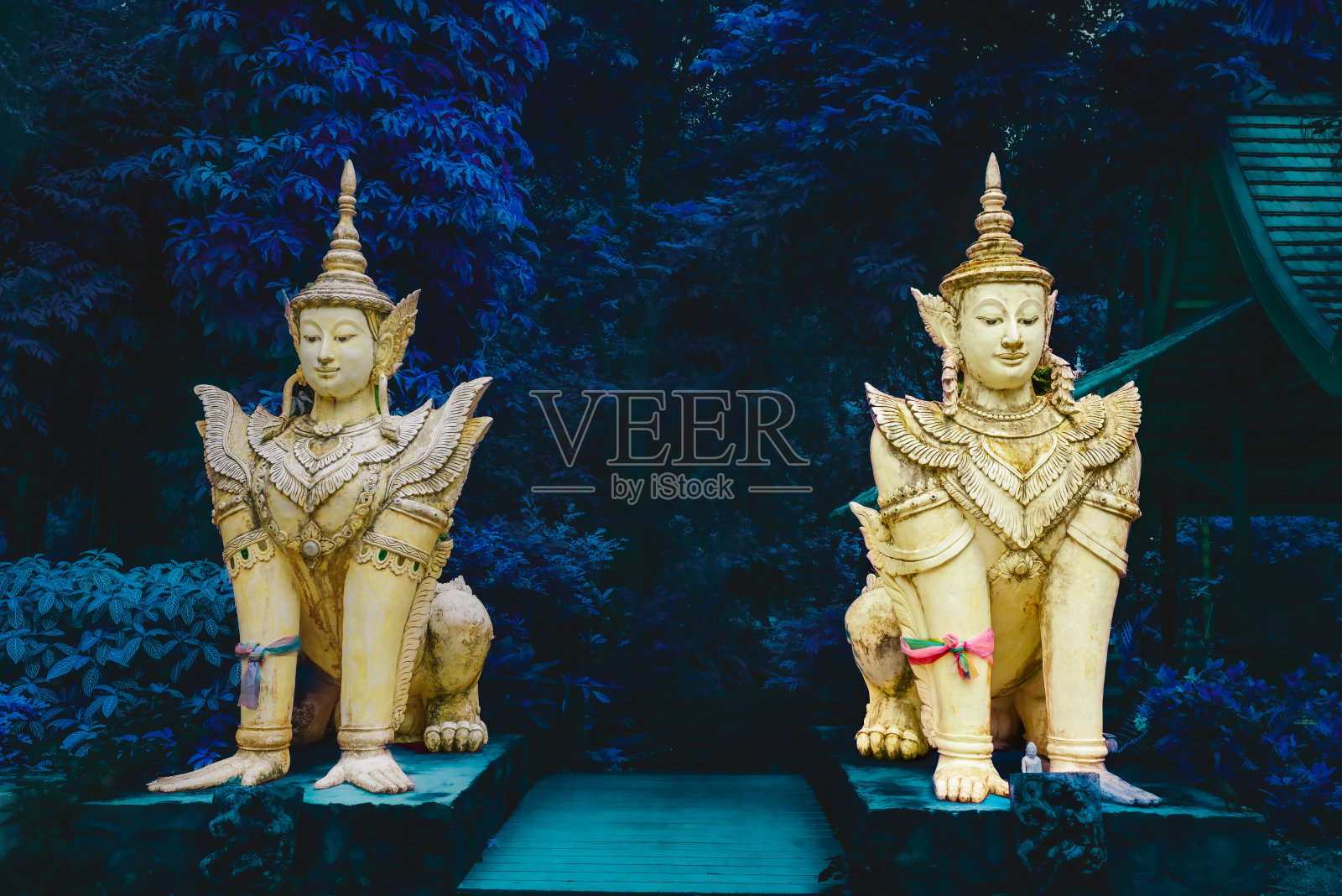 清迈省北部一座寺庙里的兰纳风格喜玛班动物雕像照片摄影图片