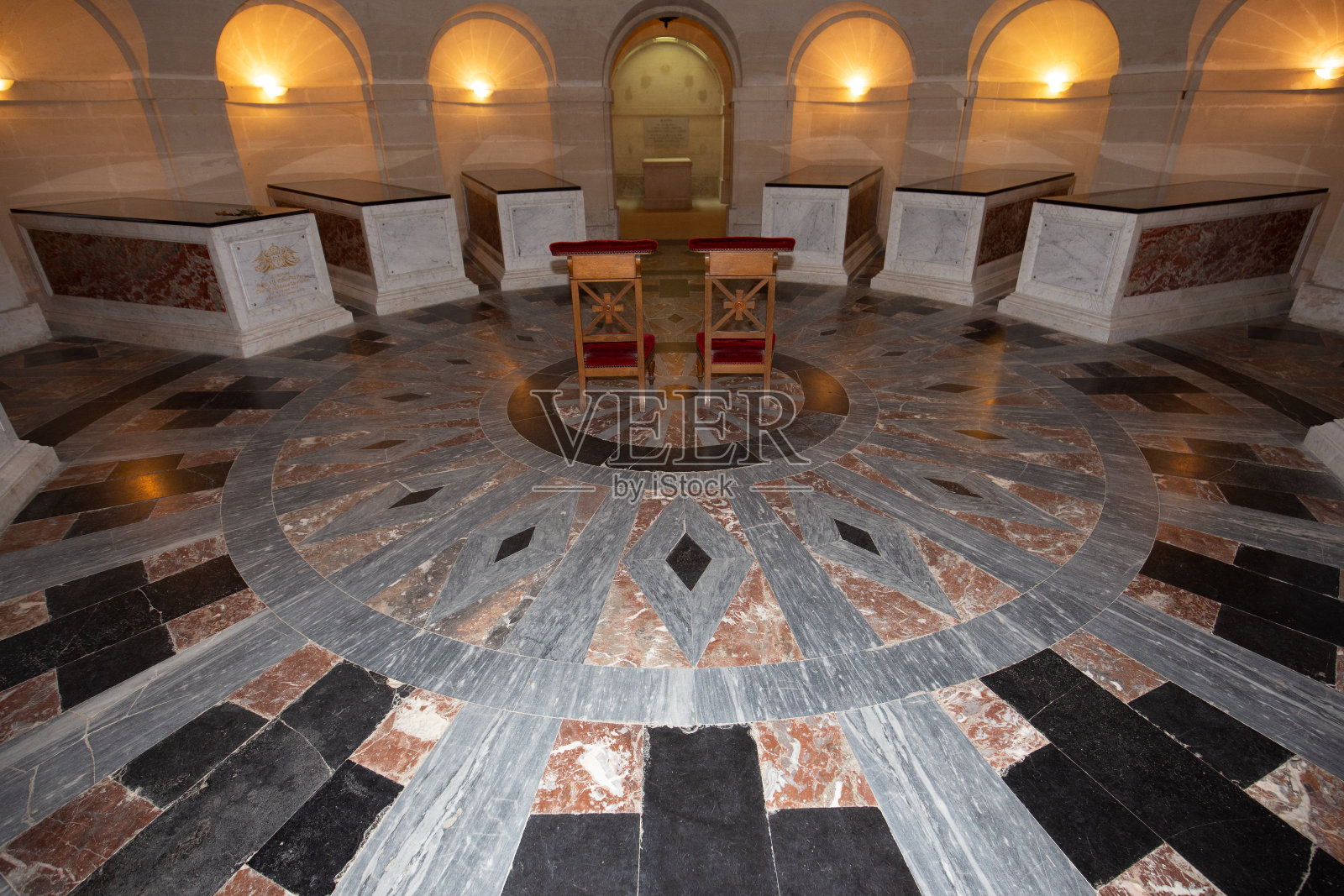 德鲁克斯皇家教堂，位于法国德鲁克斯市照片摄影图片