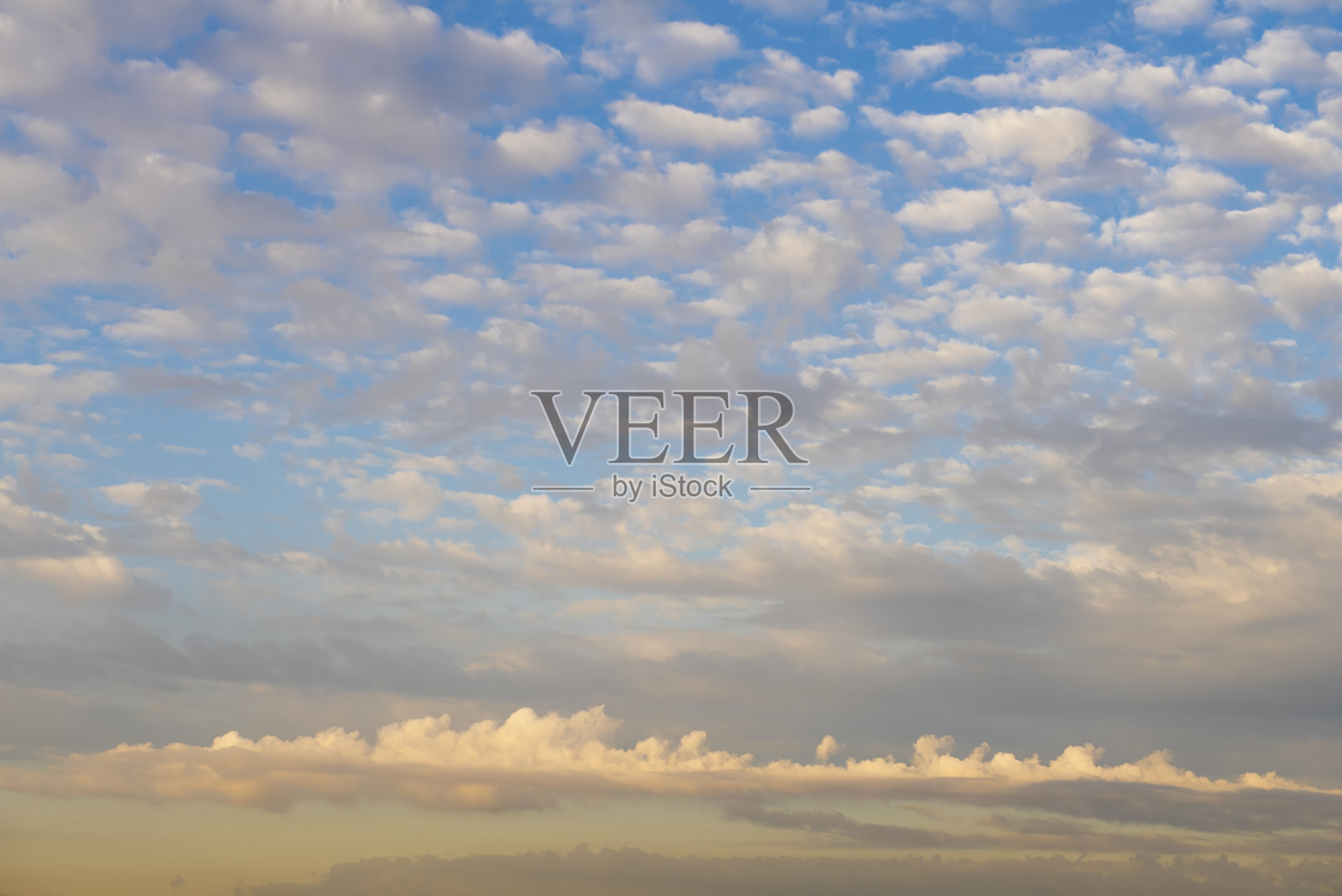 日出时伊兹密尔的云景照片摄影图片