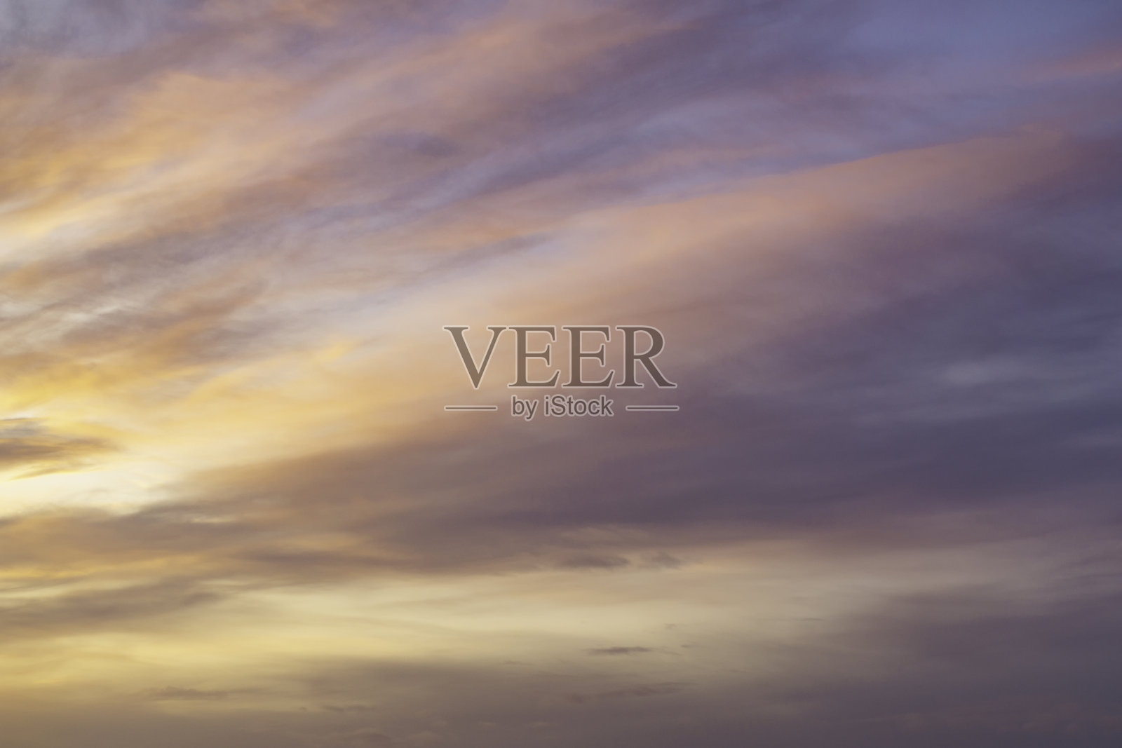 抽象的阳光下的云照片摄影图片