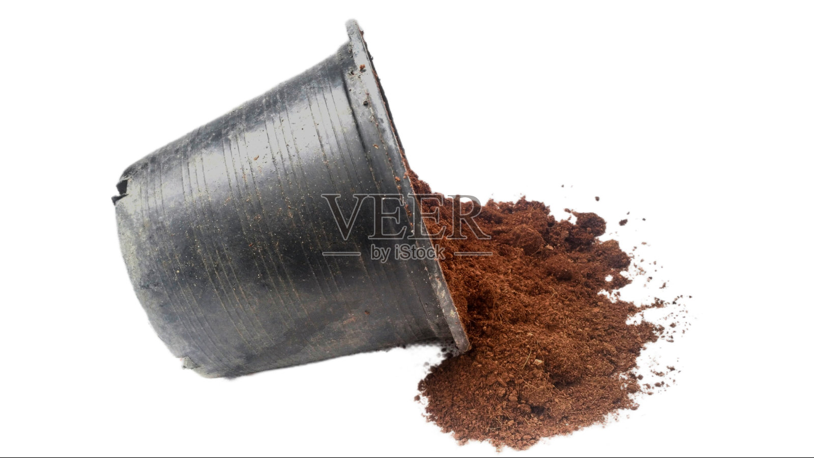 椰子盘和塑料盆。照片摄影图片