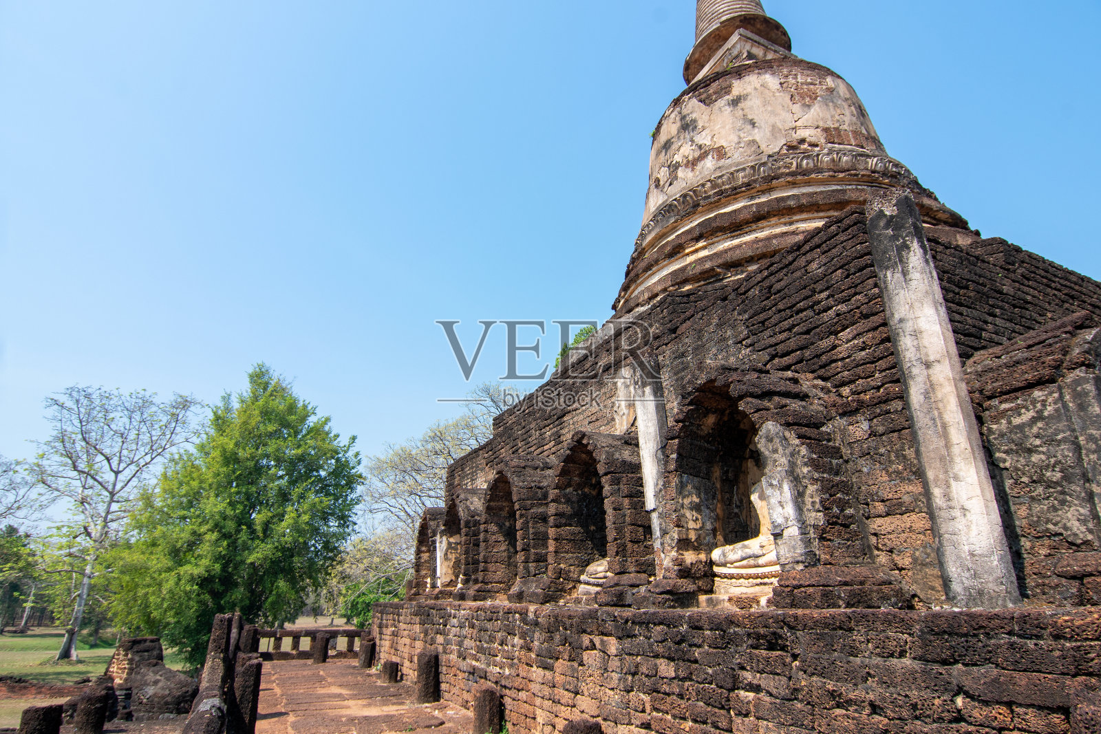 Wat Chang Lom Si Satchanalai照片摄影图片