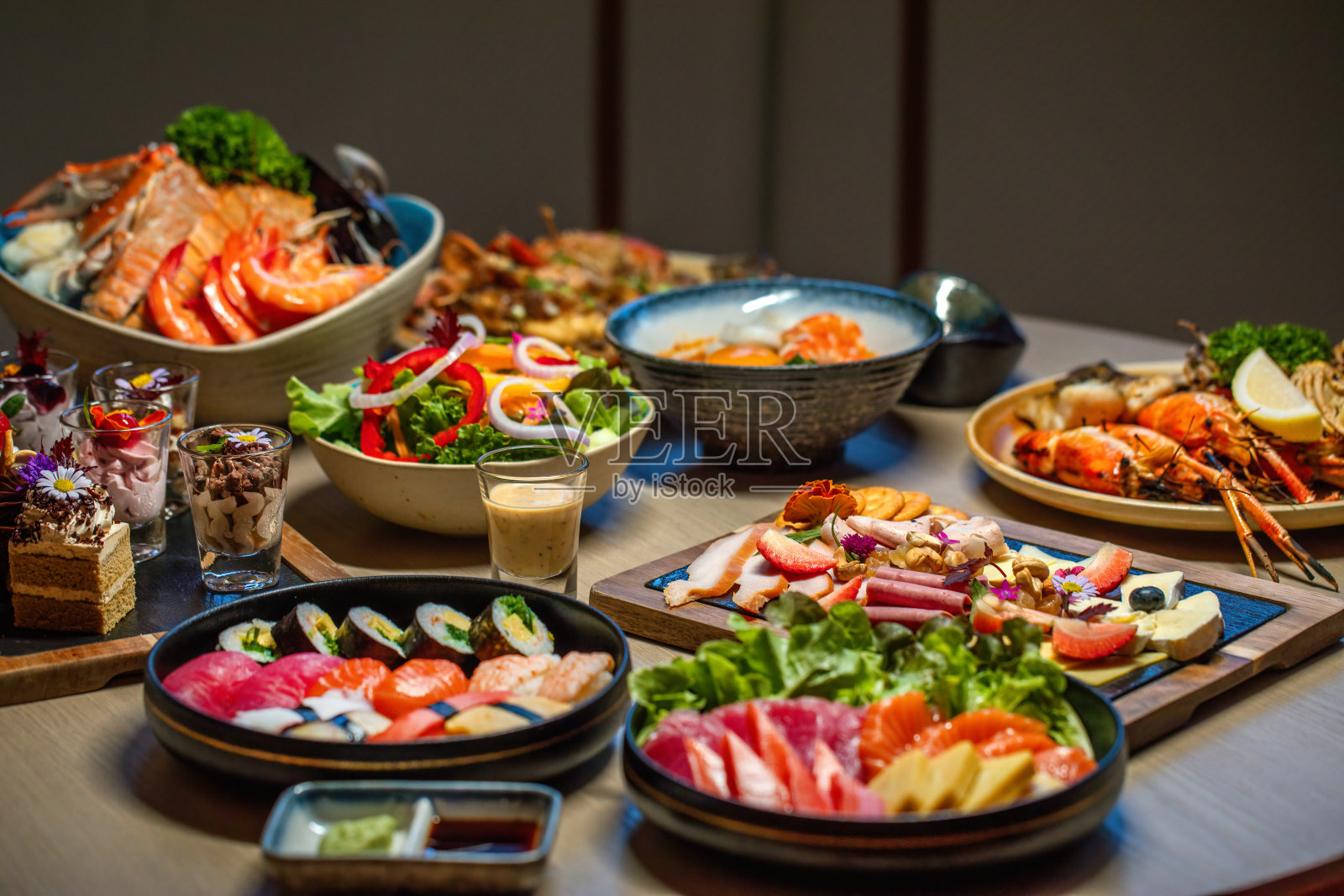 各式日本美食优雅呈现。烹饪艺术和国际美食。照片摄影图片