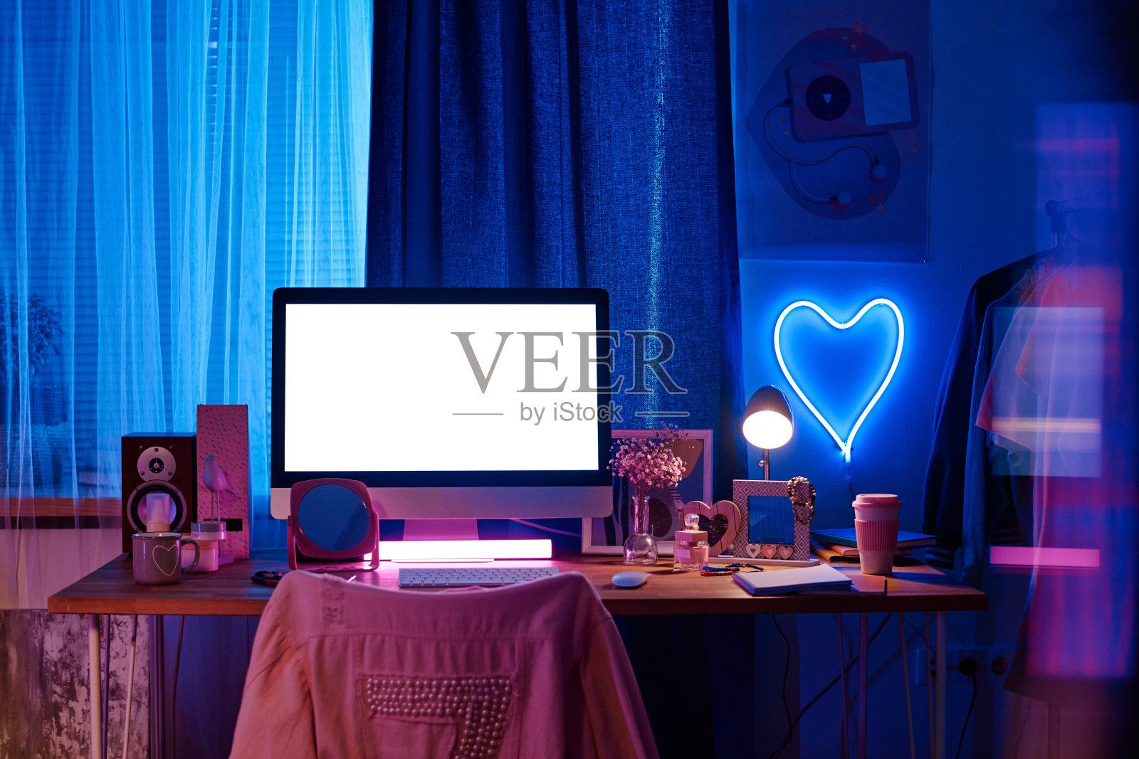 少女房间内部的一部分照片摄影图片