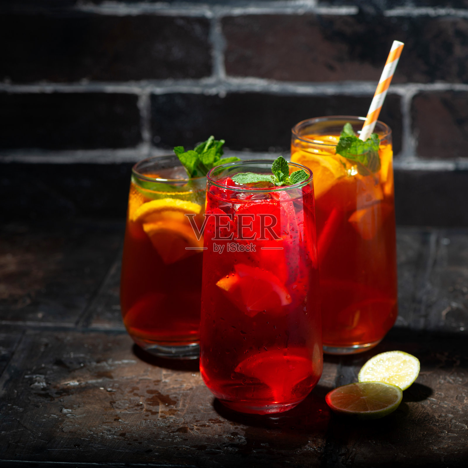 各种清爽的冷红茶和果茶照片摄影图片