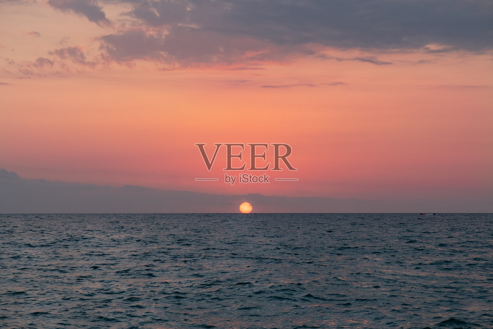 黑海上美丽的日落照片摄影图片