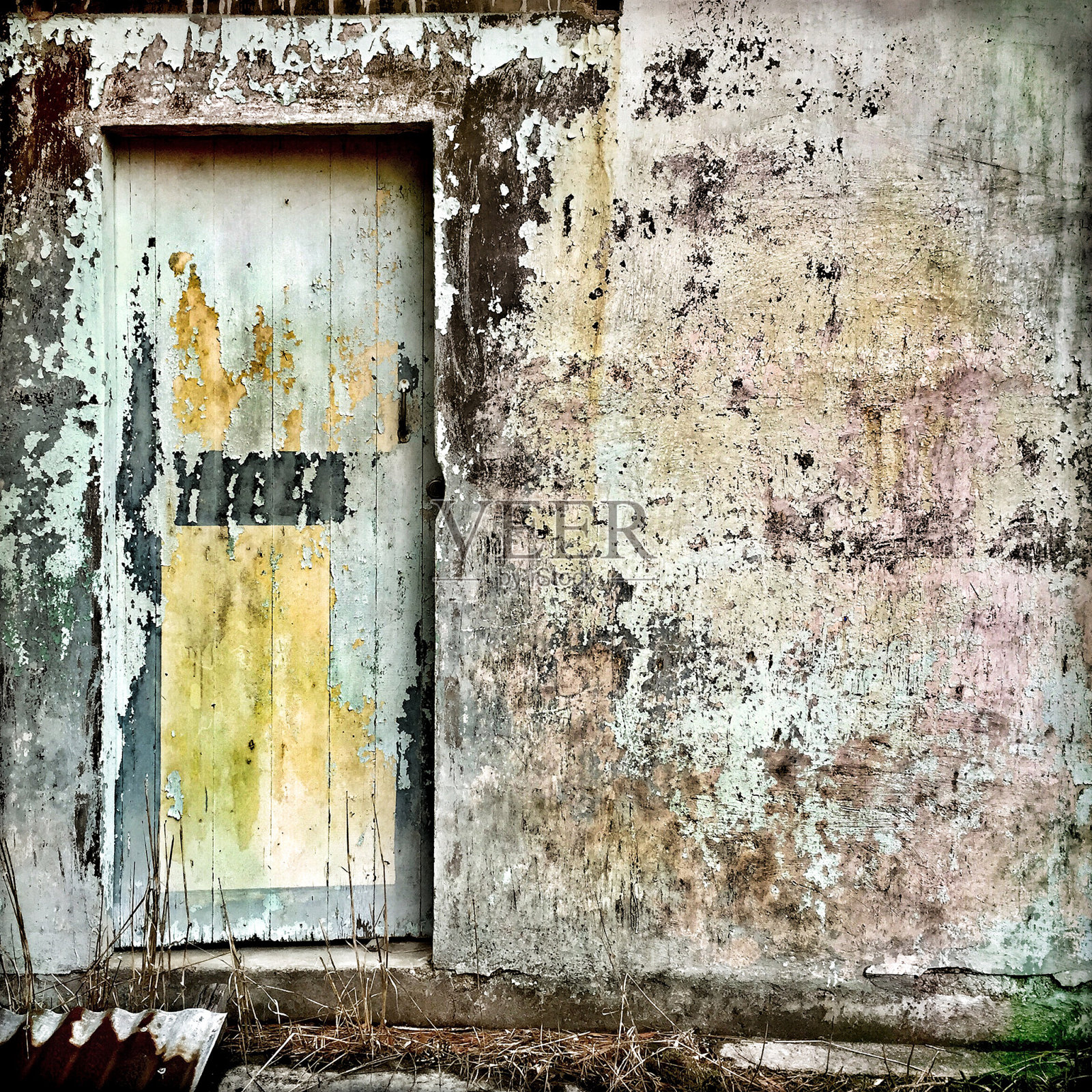 墙面及门道油漆严重老化及剥落照片摄影图片