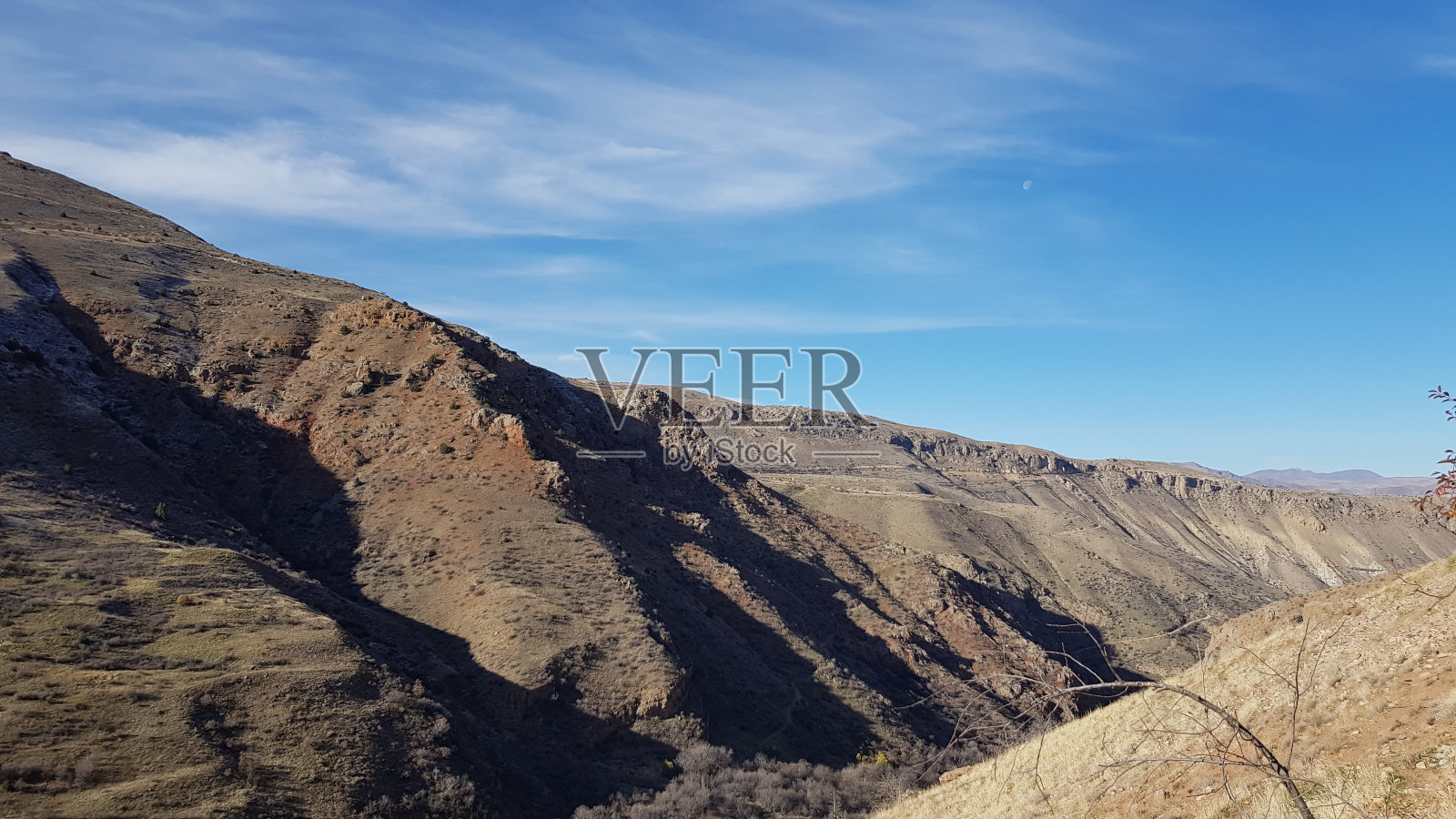 Gnishik峡谷和Noravank修道院附近的山脉照片摄影图片