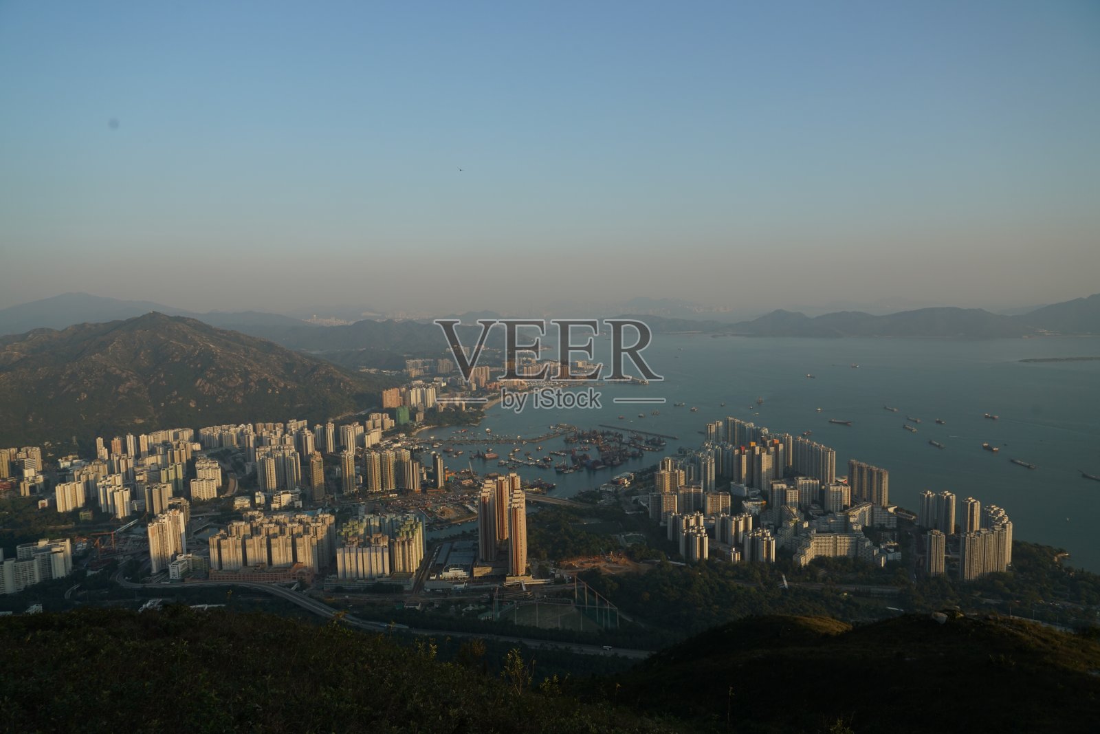 日落时分的屯门照片摄影图片