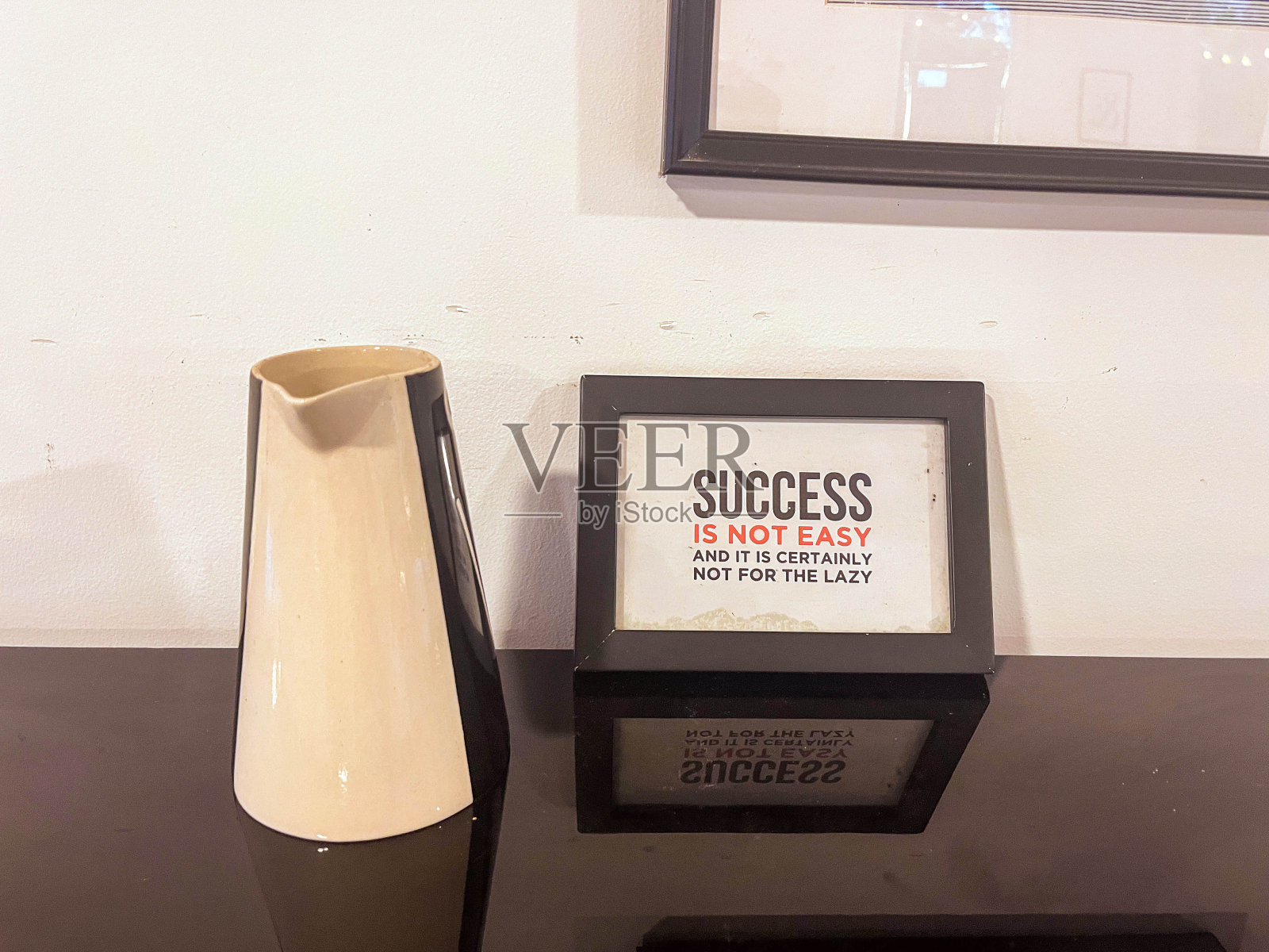 一个简单的显示，可以显示美化房子照片摄影图片