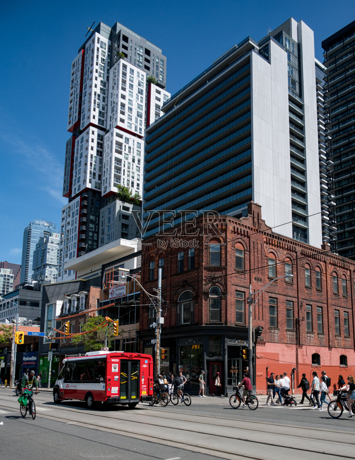 建筑对比照片摄影图片