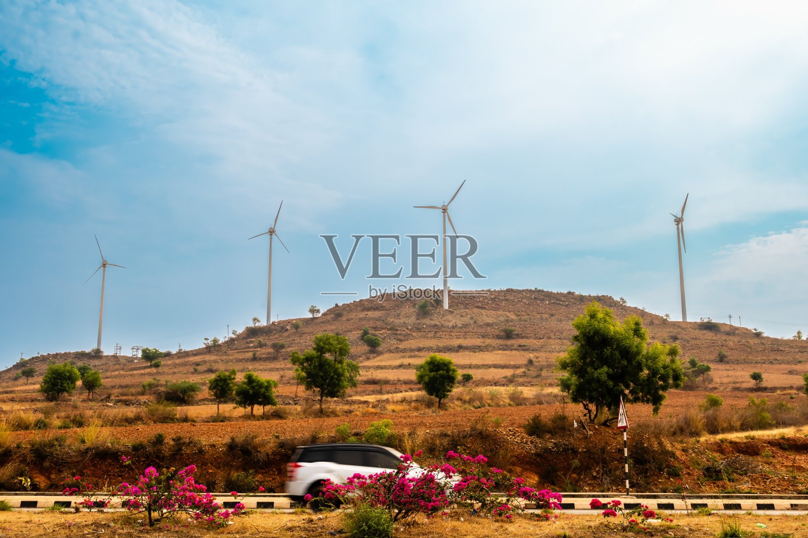 风力涡轮机可再生能源景观照片摄影图片