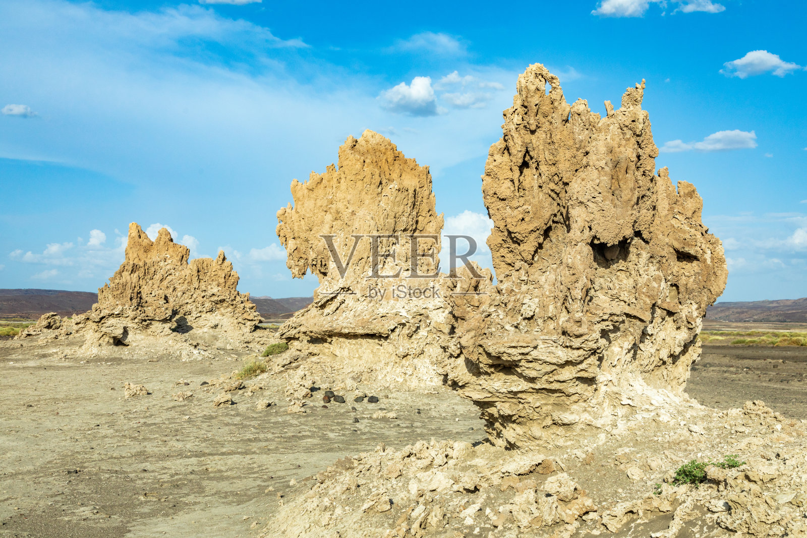 石灰岩史前烟囱岩层，盐湖阿贝，迪基尔地区，吉布提照片摄影图片