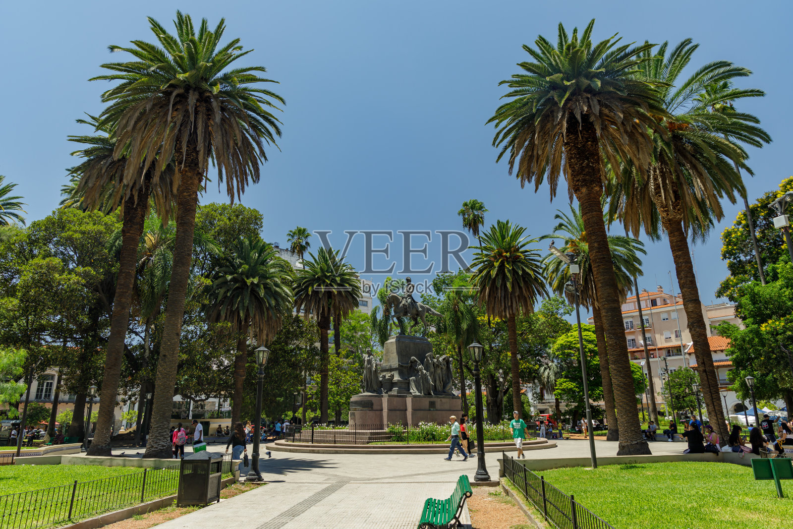 萨尔塔市的胡里奥广场。照片摄影图片