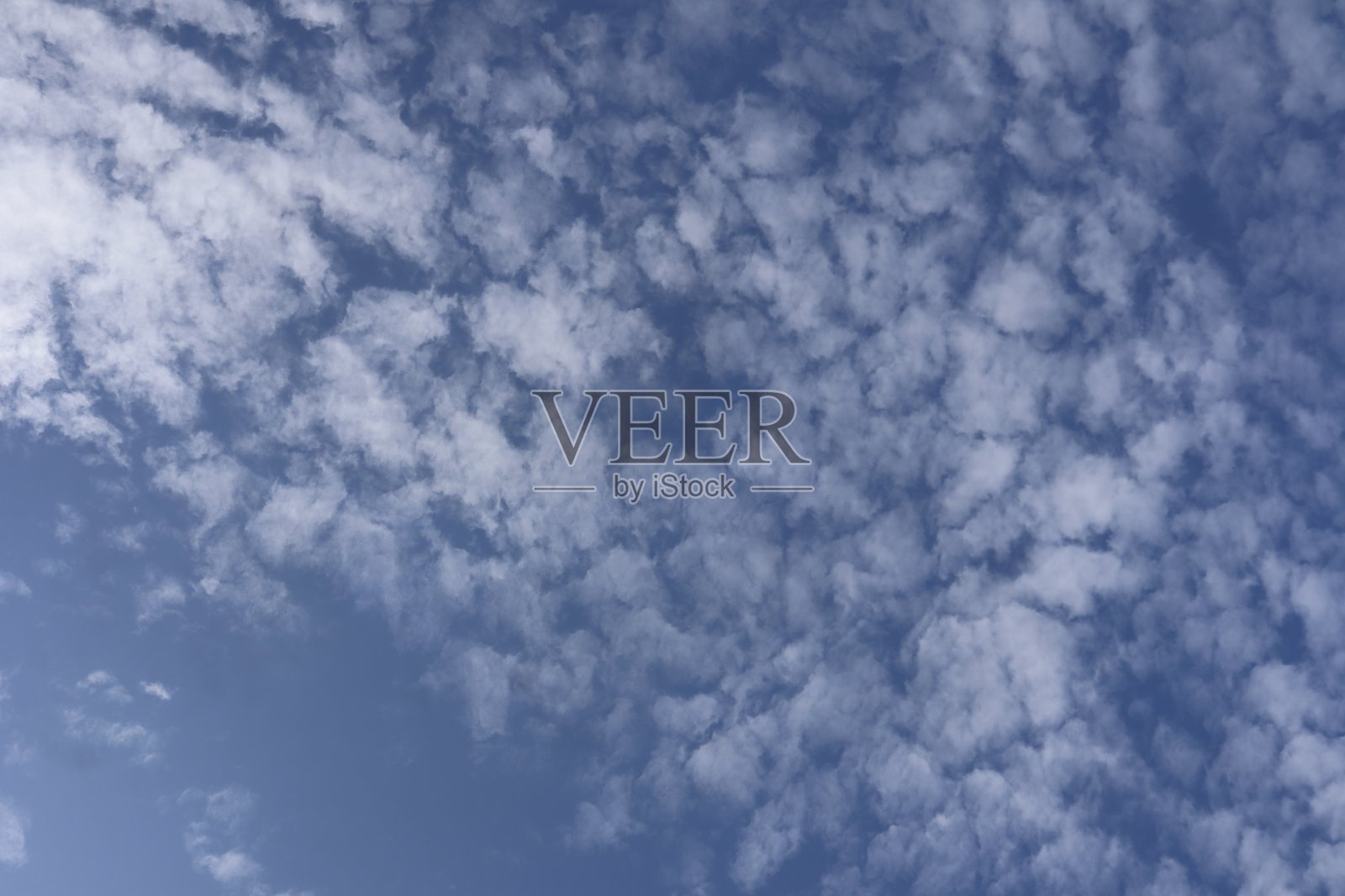 云和蓝天。照片摄影图片